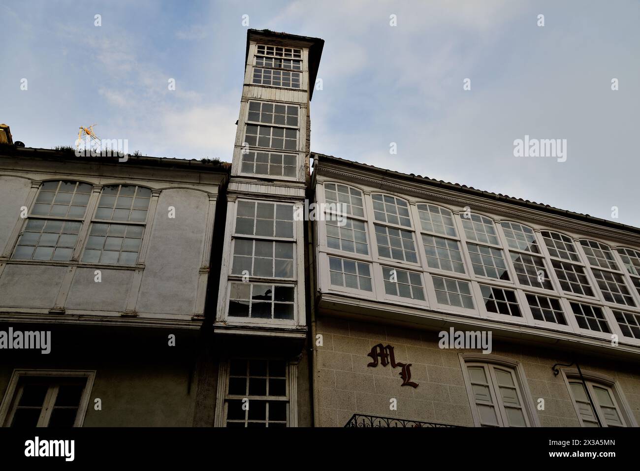 L'edificio stretto di Monforte de Lemos, Lugo, Spagna Foto Stock