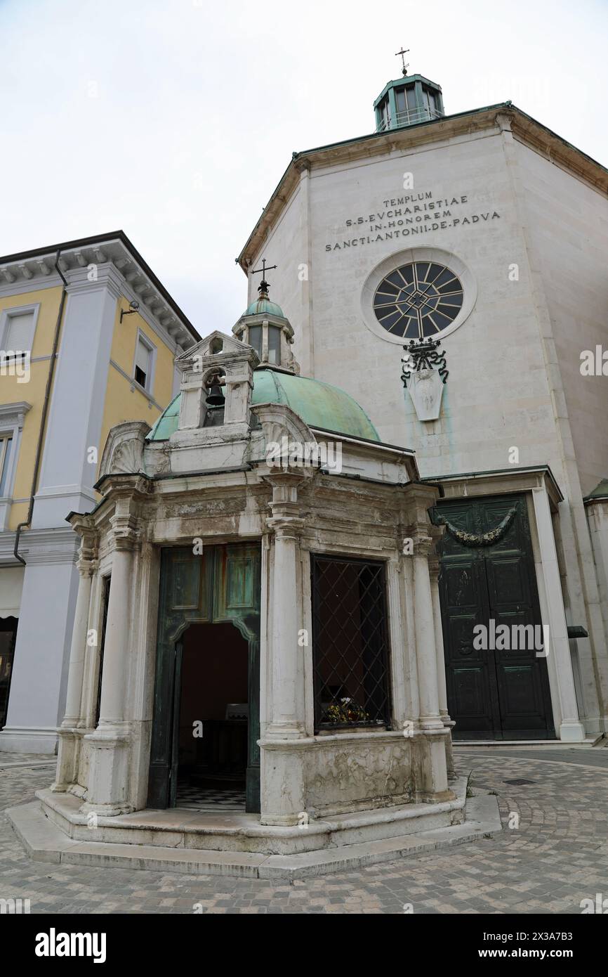 Cappella di Sant'Antonio in Piazza dei tre Martiri a Rimini Foto Stock