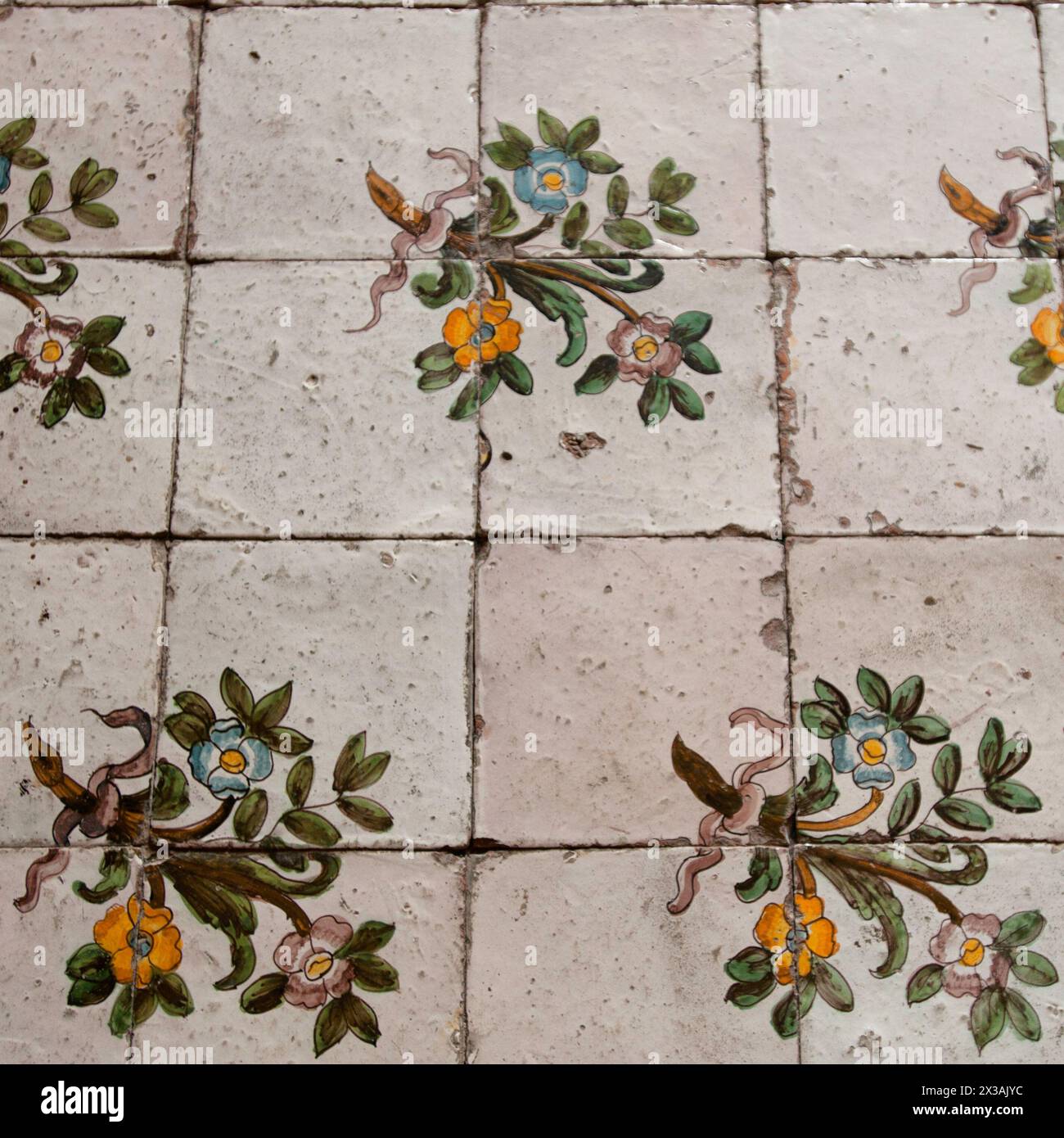 Particolare delle piastrelle del pavimento vicino alla Zisa, il palazzo arabo-normanno di Palermo, Foto Stock