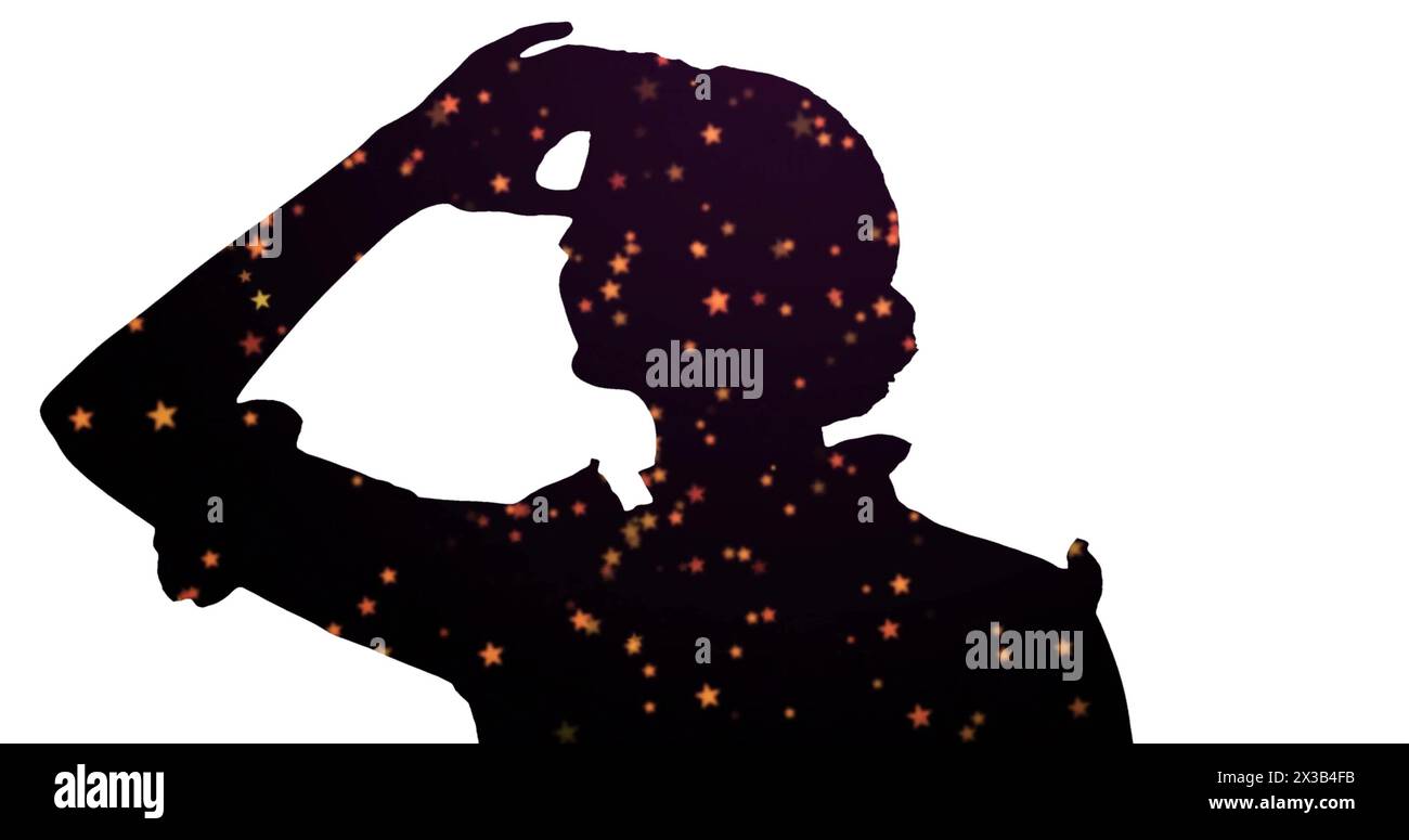 Immagine di punti nella silhouette di una donna che guarda con la mano sulla fronte guardando lontano Foto Stock