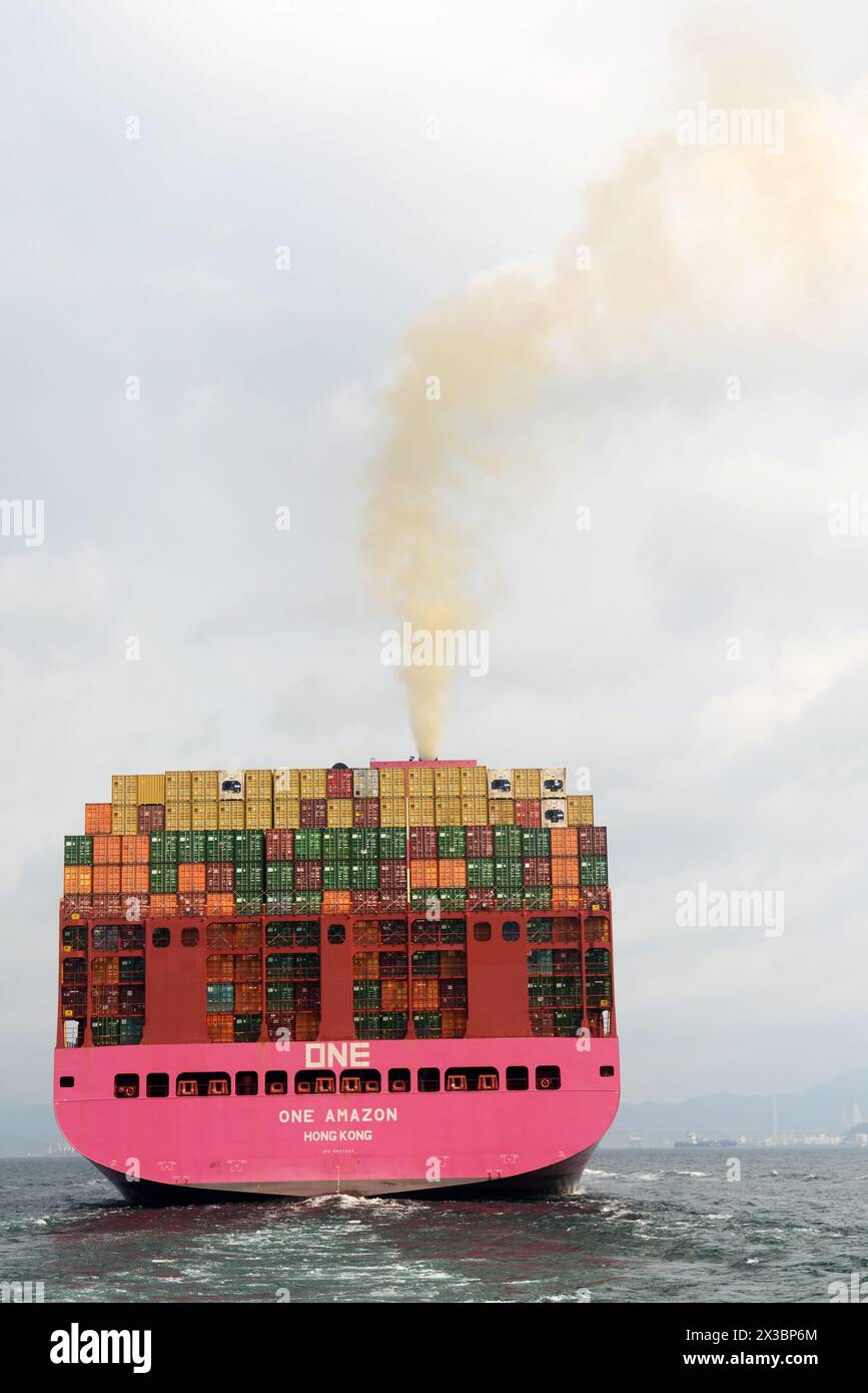 L'unica nave container Amazon diretta al porto di Hong Kong. Foto Stock