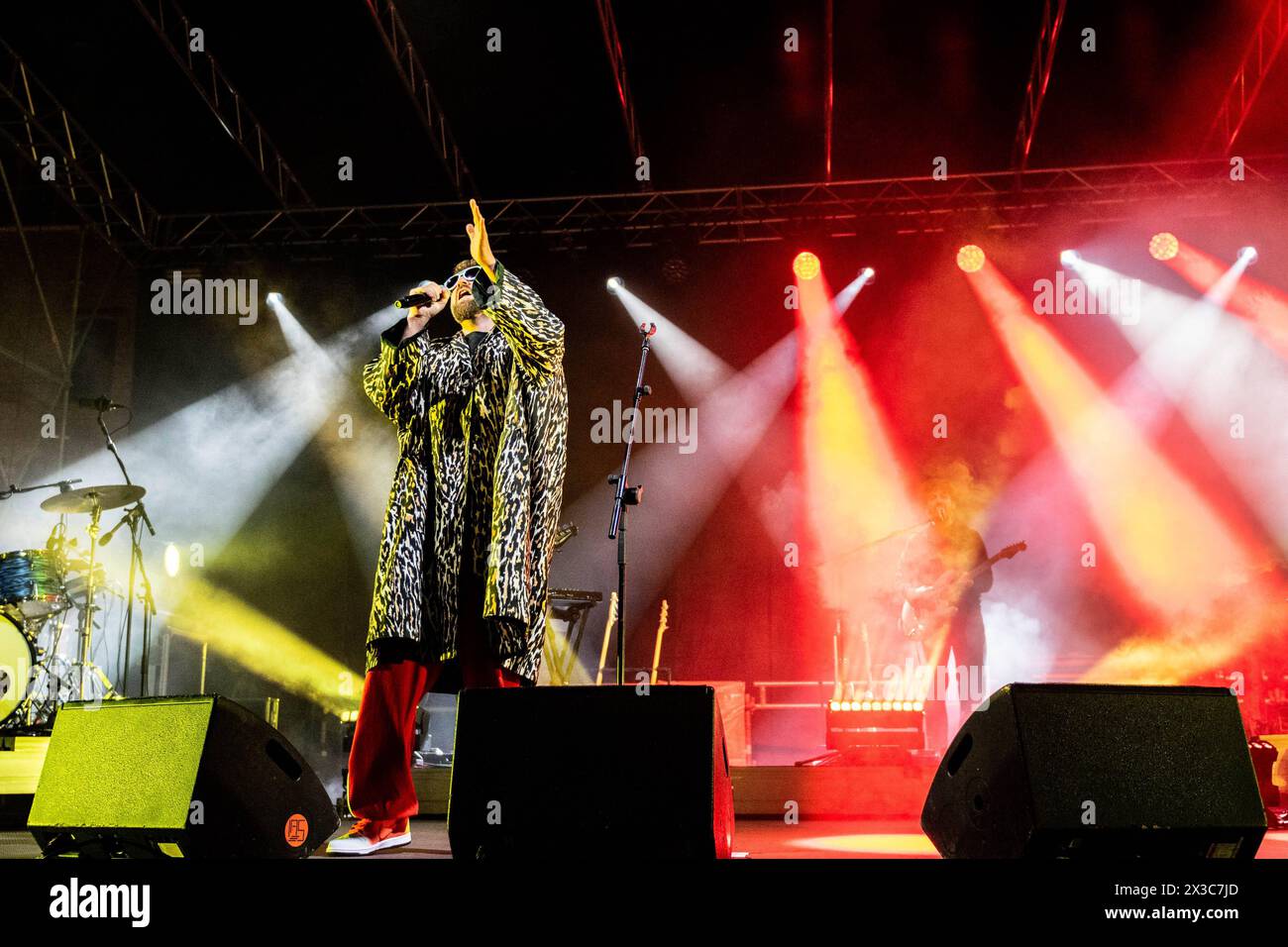 Concerto di musica della cantante italiana - Dargen D amico - Live Tour Estate2024 Dargen D amico Jacopo Matteo Luca D amico Parma Piazza Garibaldi Italia Copyright: XMirkoxFava/TSCKx/xLiveMediax LPM 1328056 Foto Stock