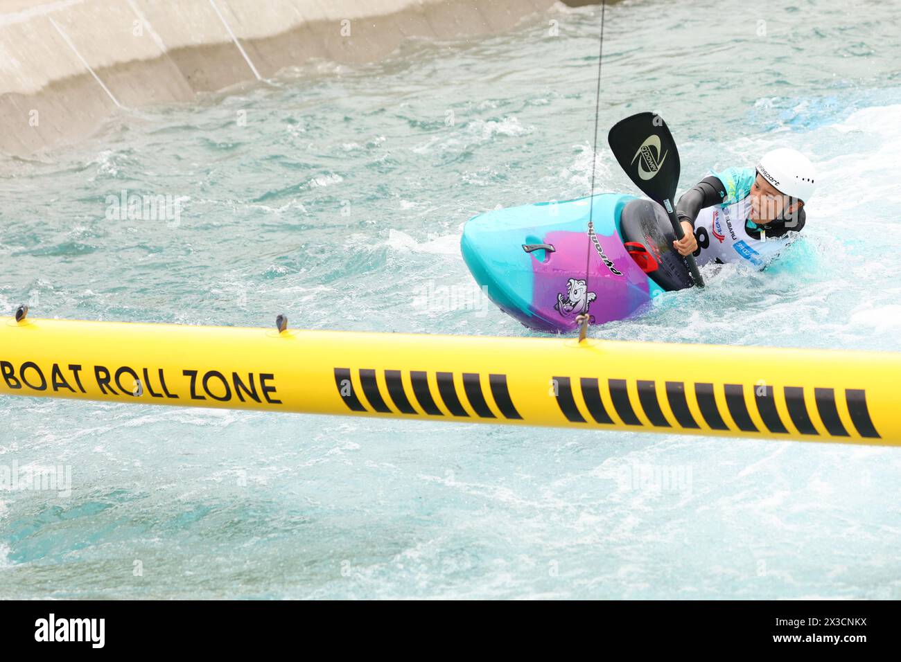 Kasai Canoe Slalom Centre, Tokyo, Giappone. 26 aprile 2024. Momoka Nagasu, 26 APRILE 2024 - Canoe Slalom : 2024 Canoe Slalom & kayak Cross Japan National candidate selection race WX-1 al Kasai Canoe Slalom Centre, Tokyo, Giappone. Crediti: YUTAKA/AFLO SPORT/Alamy Live News Foto Stock