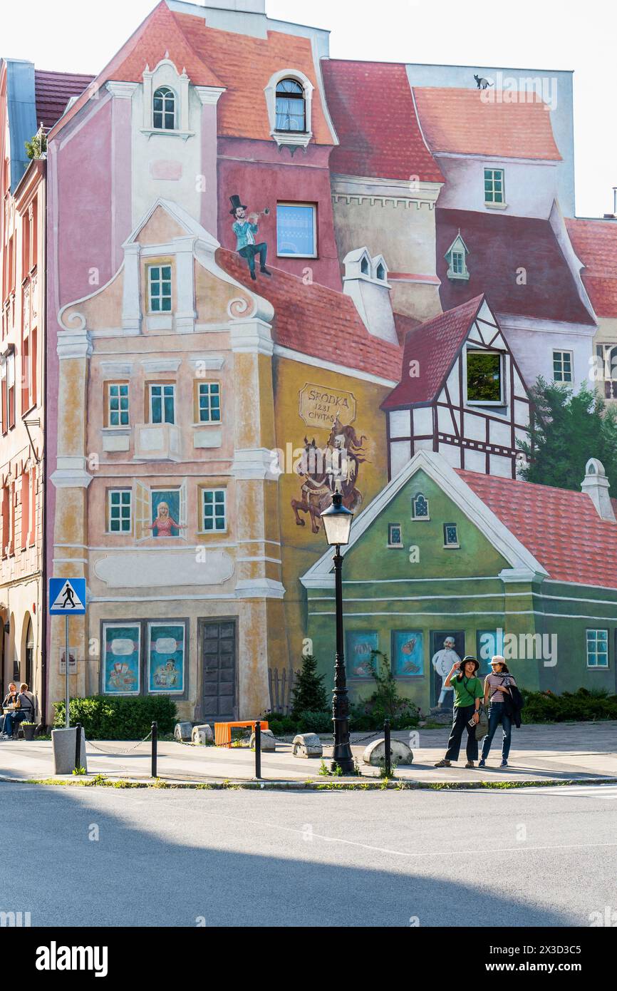 Pittura sul lato dell'edificio residenziale a Breslavia, in Polonia Foto Stock
