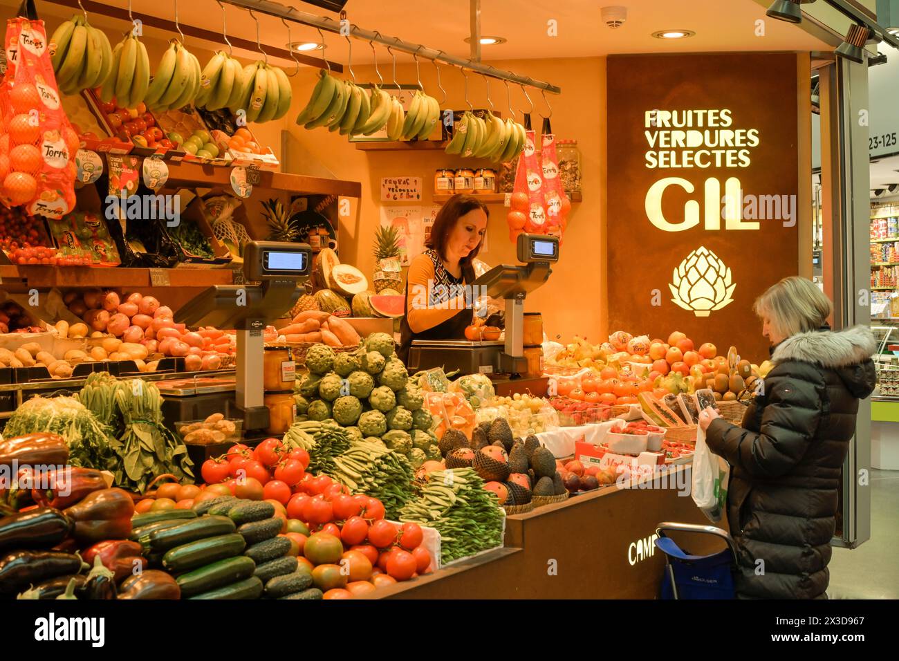 Obst und Gemüse, Marktstand, Martkhalle Mercat de Sant Antoni, Barcellona, Katalonien, spagnolo Foto Stock