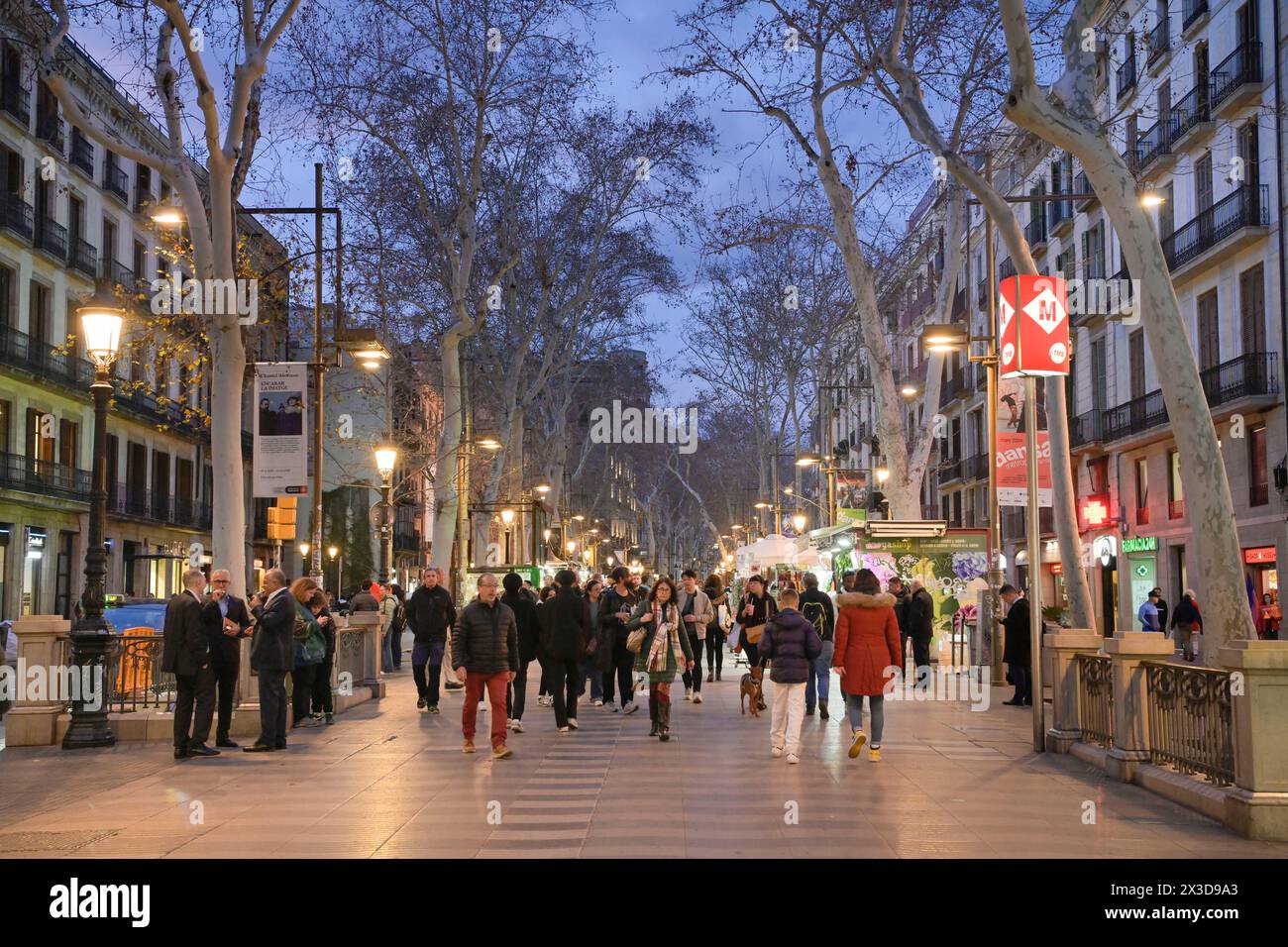 Menschen, Abendlicher Spaziergang, la Rambla, Barcellona, Katalonien, spagnolo Foto Stock