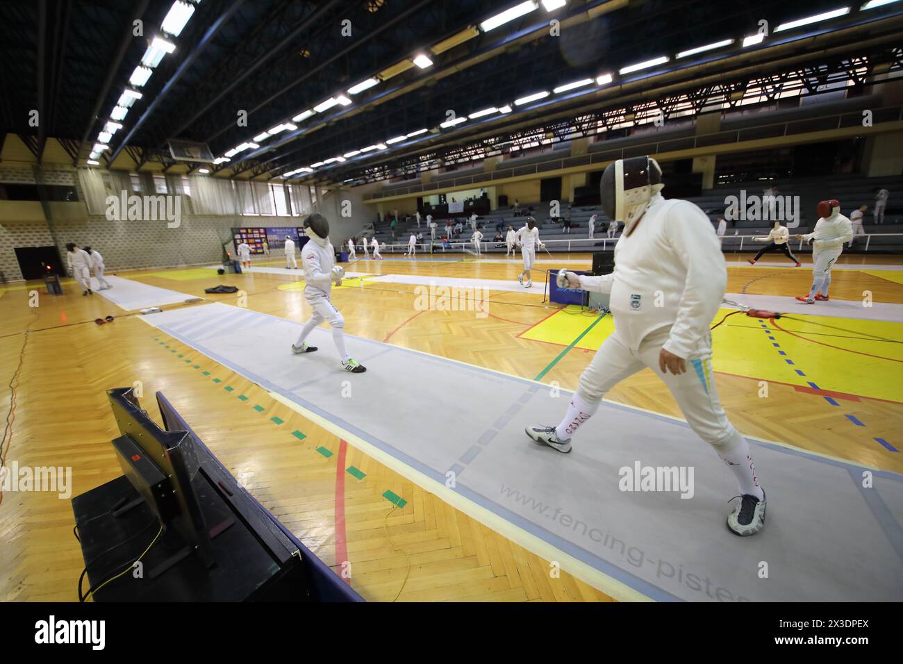 SPALATO, CROAZIA - 20 MAGGIO 2017: Scherma maschile nel torneo satellitare internazionale St Dujes Cup Foto Stock