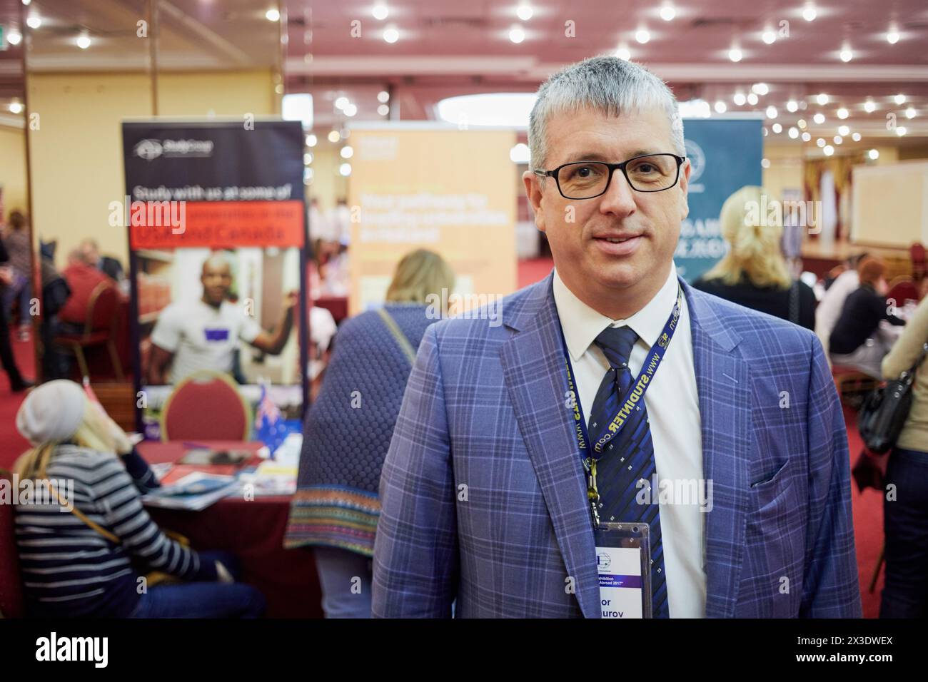 MOSCA, RUSSIA - 22 GENNAIO 2017: Partecipante alla mostra Education Abroad for All presso il Radisson Slavyanskaya Hotel and Business Center. Foto Stock