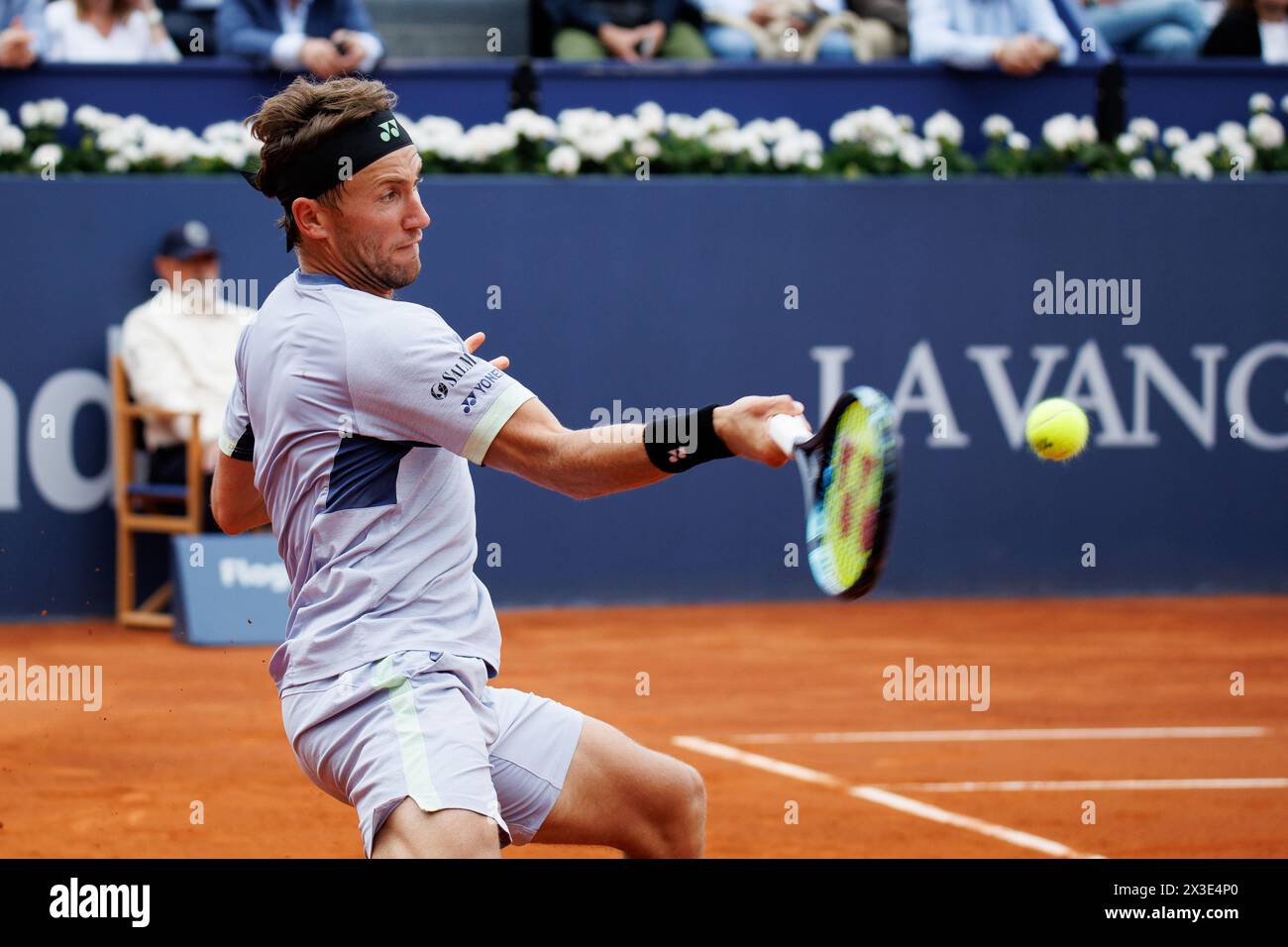 Barcellona, Spagna. 17 aprile 2024. Casper Ruud in azione durante il Torneo di tennis Barcelona Open Banc de Sabadell presso il Reial Club de Tennis Barce Foto Stock