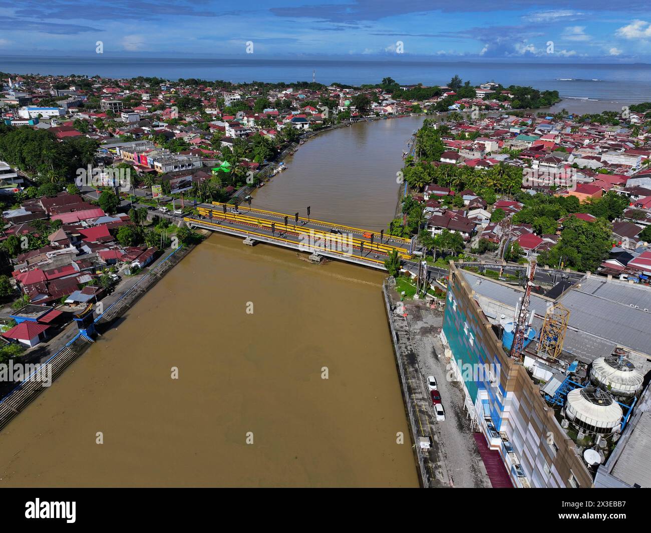 Aerea dell'estuario nella città di Padang, Sumatra occidentale. Indonesia Foto Stock