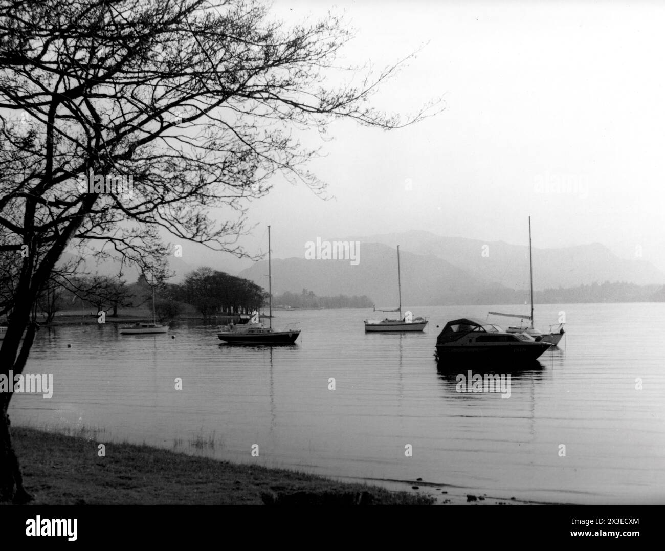 Ullswater, nei pressi di Pooley Bridge, Cumbria - 22 aprile 1981 Foto Stock