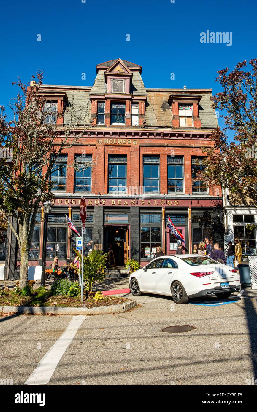 Giudice Roy Bean Saloon, State Street, Bristol, Rhode Island Foto Stock