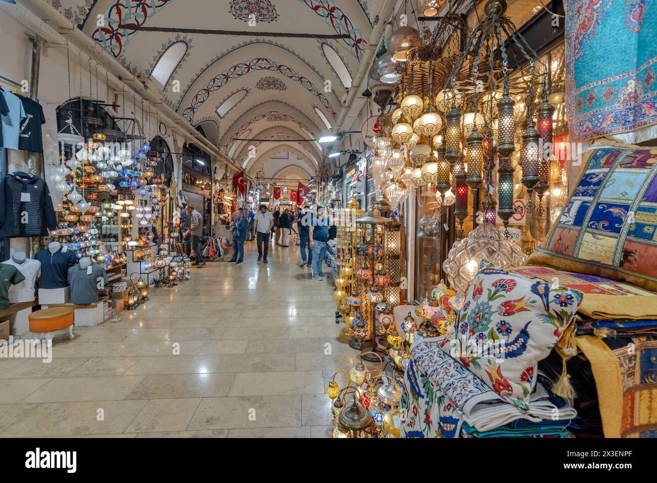 Il Grand Bazaar (Covered Bazaar, Kapalicarsi) nel distretto di Fatih di Istanbul, Turchia Foto Stock