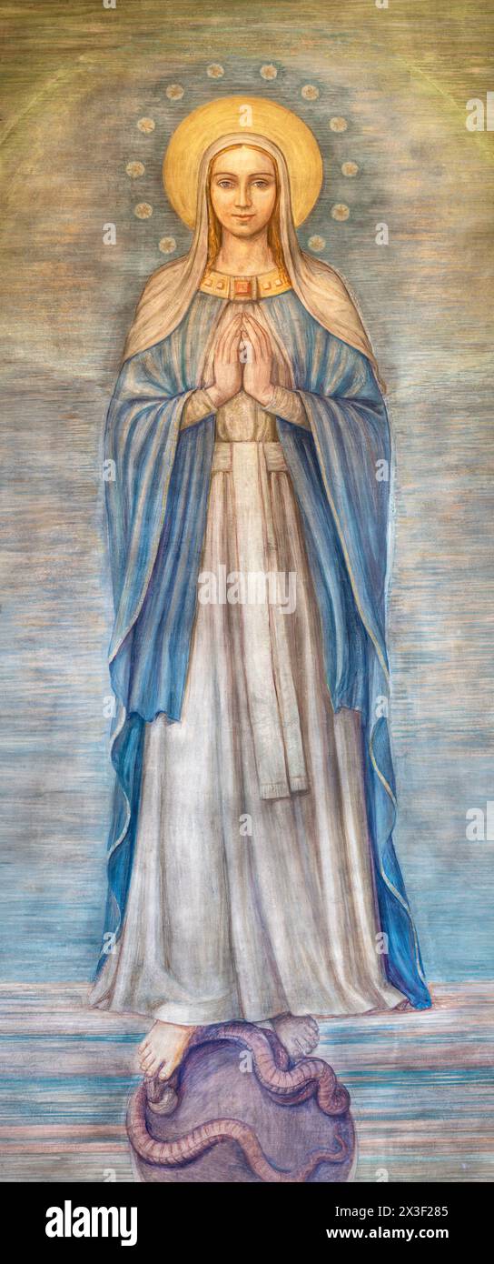 MILANO, ITALIA - 7 MARZO 2024: L'affresco dell'Immacolata Concezione nella chiesa di San Vito in Gianbellino di Antonio Martinotti (1957). Foto Stock