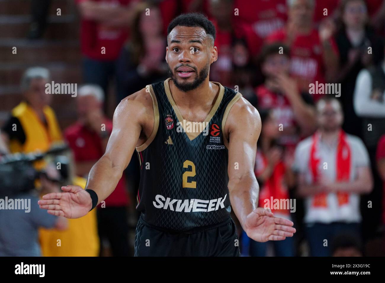 Monaco. 26 aprile 2024. Il giocatore di Monaco Elie Okobo in azione durante l'Euroleague Playoff COME Monaco e Fenerbahce Beko Istanbul alla Salle Gaston Medecin di Monaco il 26 aprile 2024 Foto Stock