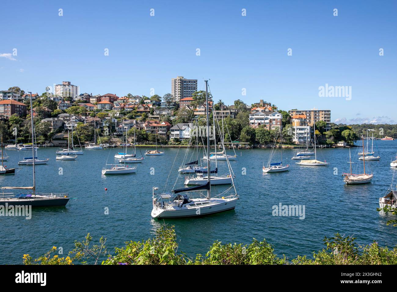 Mosman Bay sulla costa nord inferiore di Sydney, baia portuale con barche e yacht ormeggiati nella baia, Sydney, NSW, Australia Foto Stock
