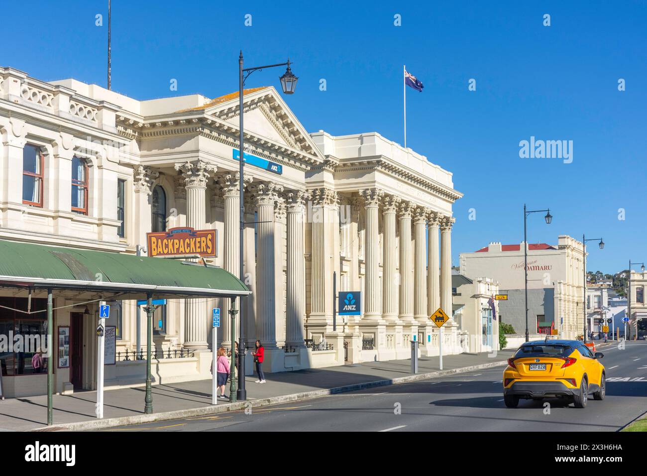 Edifici storici neoclassici, Thames Street, Oamaru (te OHA-a-Maru), Otago Region, South Island, nuova Zelanda Foto Stock