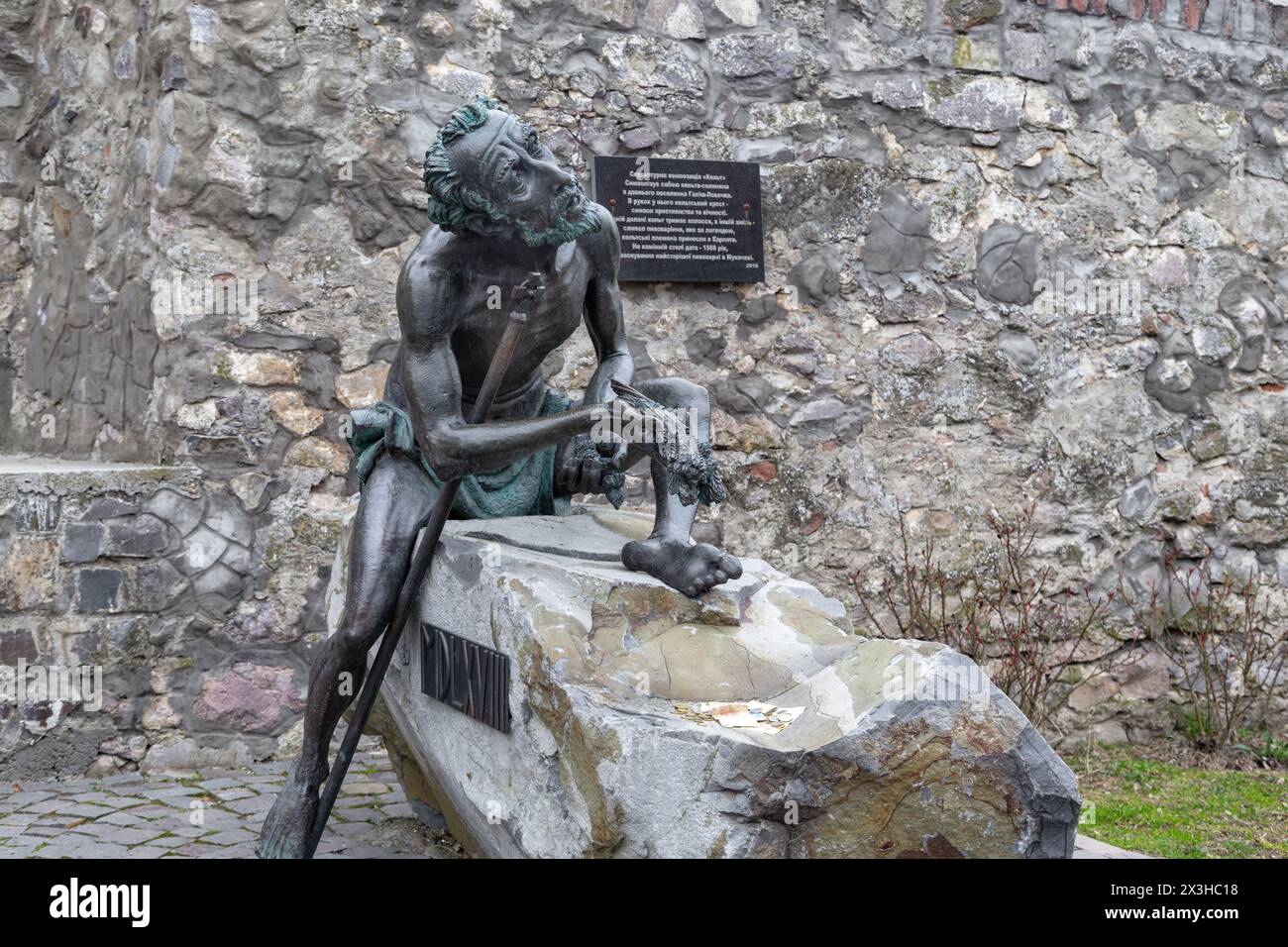 MUKACHEVO, UCRAINA - 5 MARZO 2023: Questo è un monumento al birraio celtico nel castello di Palanok, che simboleggia l'esistenza della civiltà celtica i Foto Stock