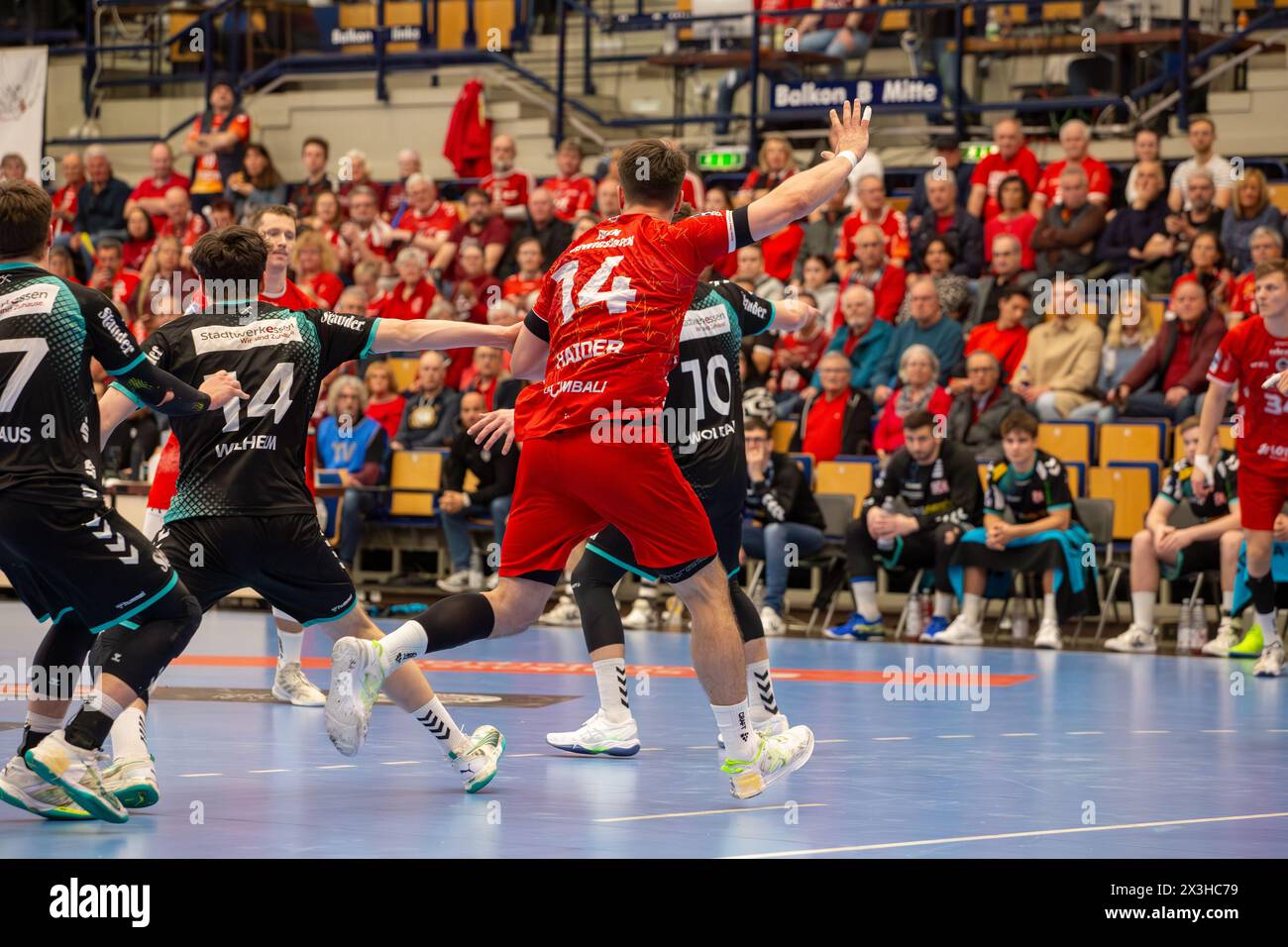 26.04.2024, 2. HBL (pallamano-Bundesliga), 30. Spieltag: Eulen Ludwigshafen gegen TuSEM Essen (Endstand 32:37) Foto Stock