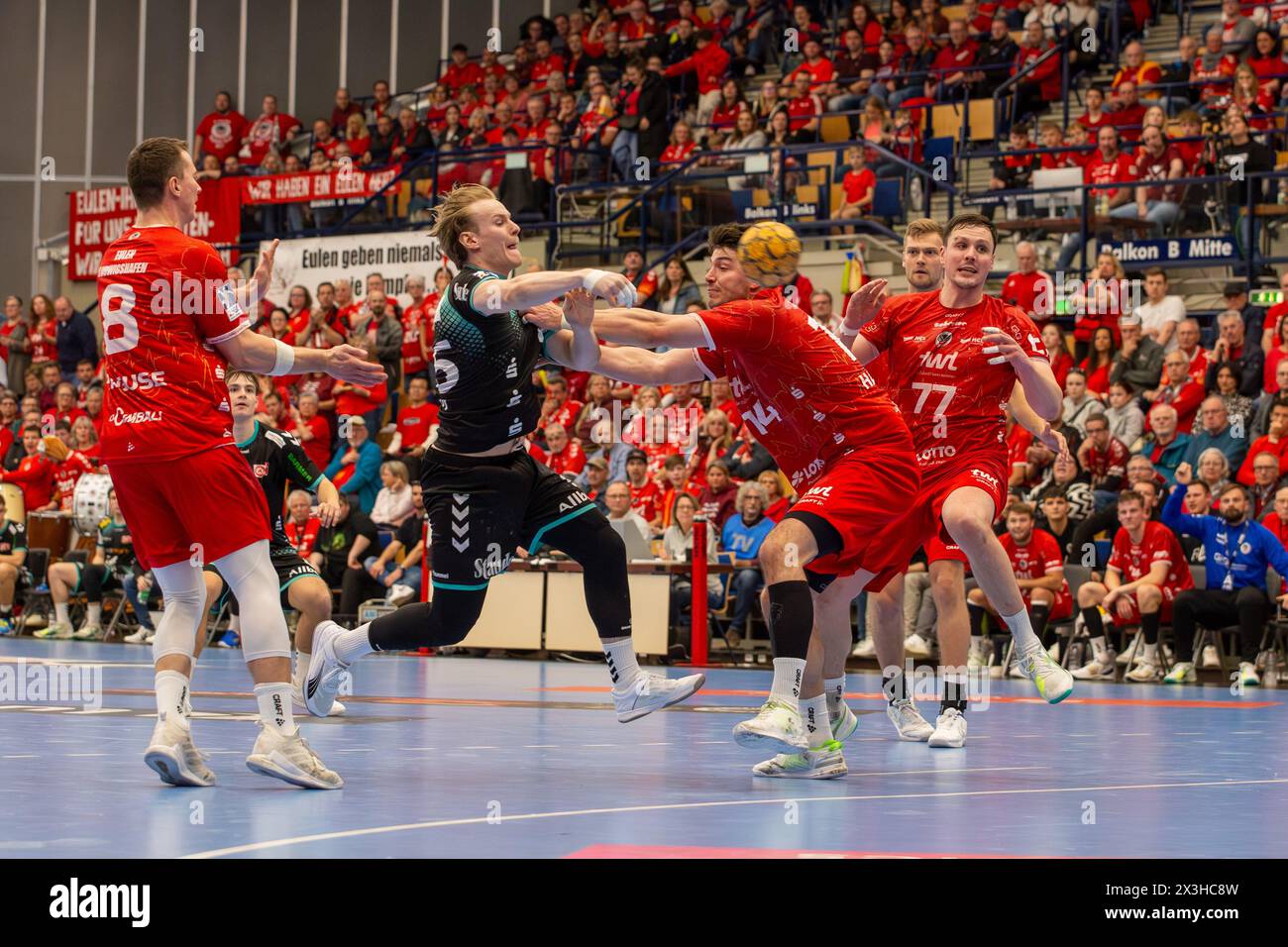 26.04.2024, 2. HBL (pallamano-Bundesliga), 30. Spieltag: Eulen Ludwigshafen gegen TuSEM Essen (Endstand 32:37) Foto Stock
