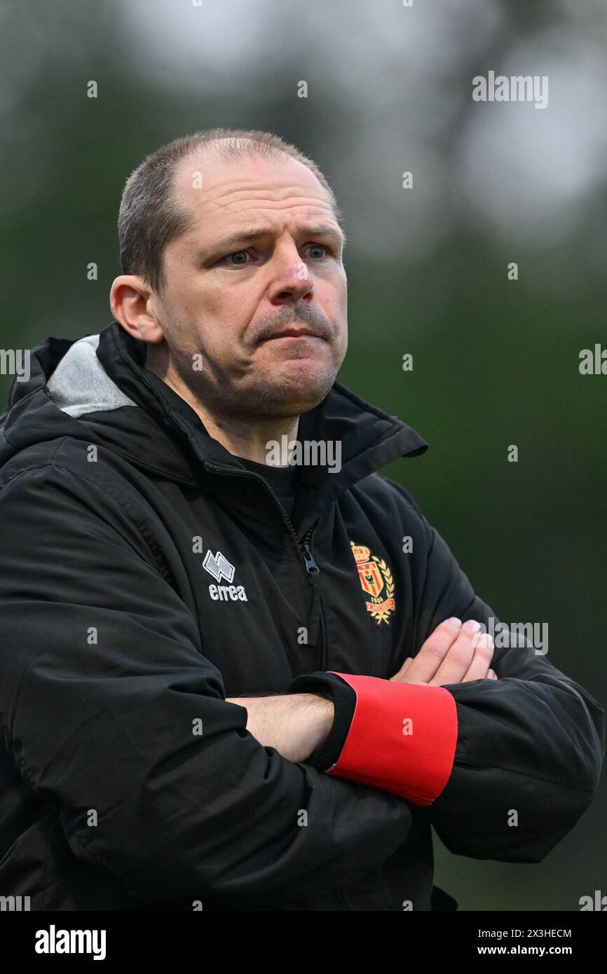 Capo allenatore Kris Vangelooven del KV Mechelen nella foto durante una partita di calcio femminile tra lo Sporting du Pays de Charleroi e il KV Mechelen nella quinta partita dei play-off nella stagione 2023 - 2024 della belga lotto Womens Super League , sabato 26 aprile 2024 a Marcinelle, BELGIO . FOTO SPORTPIX | David Catry Foto Stock