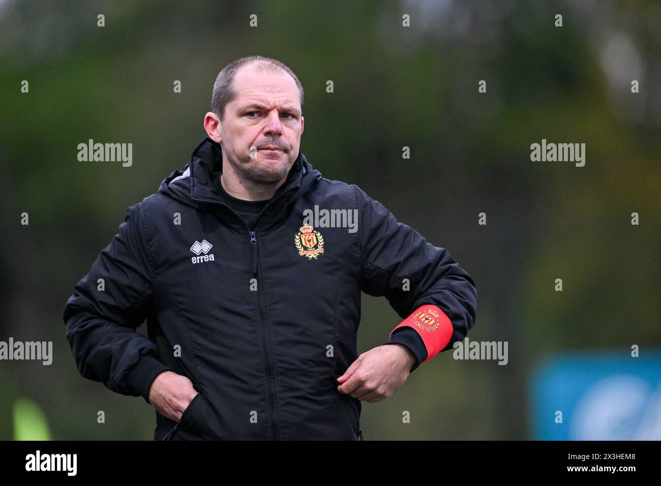 Marcinelle, Belgio. 26 aprile 2024. Capo allenatore Kris Vangelooven del KV Mechelen nella foto durante una partita di calcio femminile tra lo Sporting du Pays de Charleroi e il KV Mechelen nella quinta partita dei play-off nella stagione 2023 - 2024 della belga lotto Womens Super League, sabato 26 aprile 2024 a Marcinelle, BELGIO. Crediti: Sportpix/Alamy Live News Foto Stock