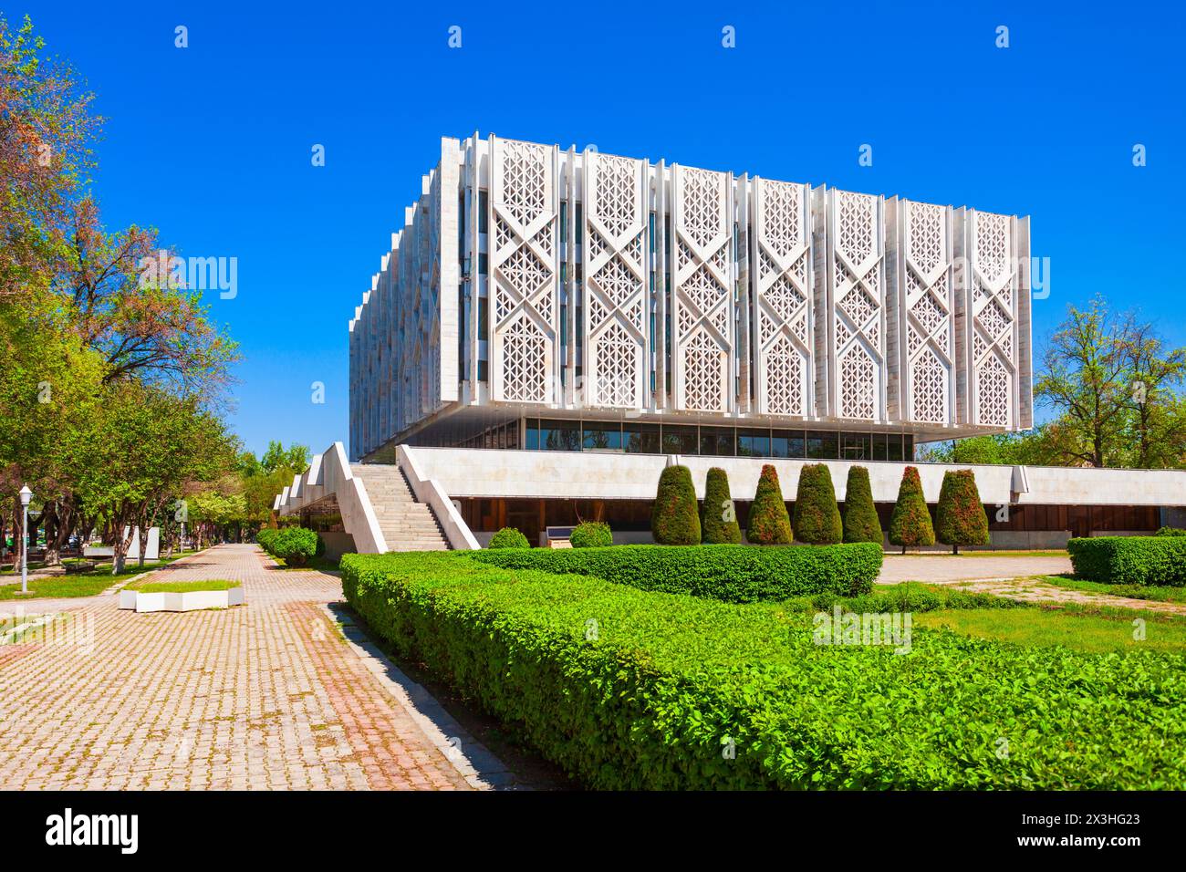 Tashkent, Uzbekistan - 11 aprile 2021: Il Museo di Storia dell'Uzbekistan o il Museo Nazionale del Turkestan nella città di Tashkent, Uzbekistan Foto Stock