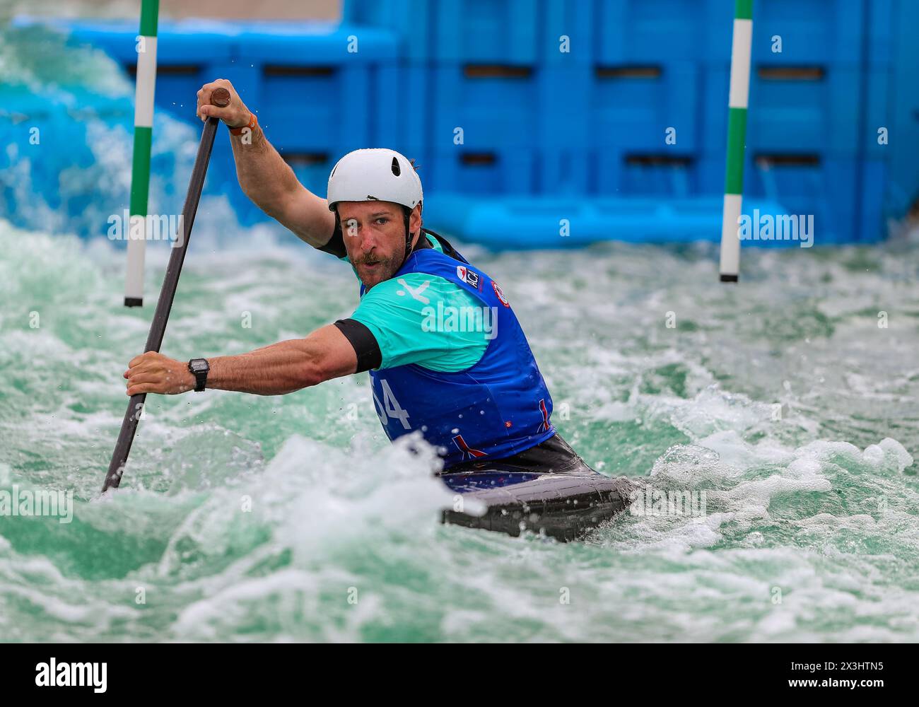 Corsia. 26 aprile 2024. Devin McEwan partecipa ai test a squadre olimpici statunitensi per lo slalom canoa al Riversport di Oklahoma City, OK. Ron Lane. Crediti: csm/Alamy Live News Foto Stock