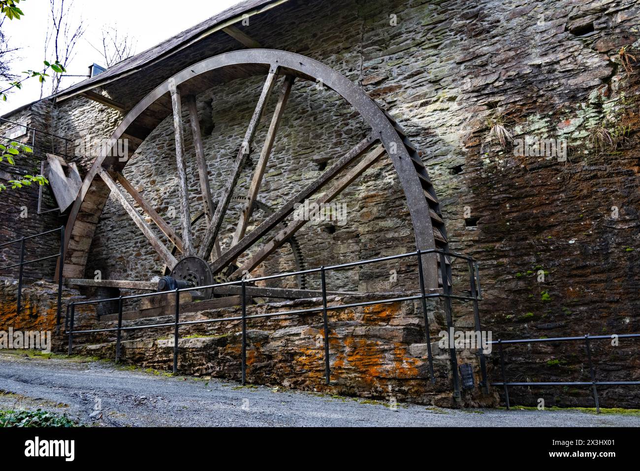 La ruota idraulica di Dyfi Furnace (Cadw). Galles. Foto Stock