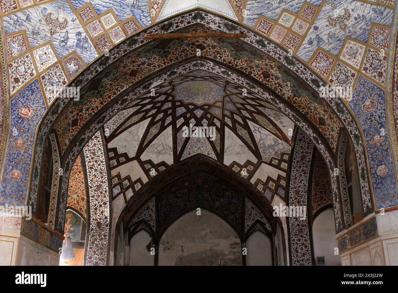 Fin Garden è un famoso giardino storico persiano costruito a Kashan, Iran nel 1590. Amir Kabir e' stato ucciso in questo monumento. Foto Stock