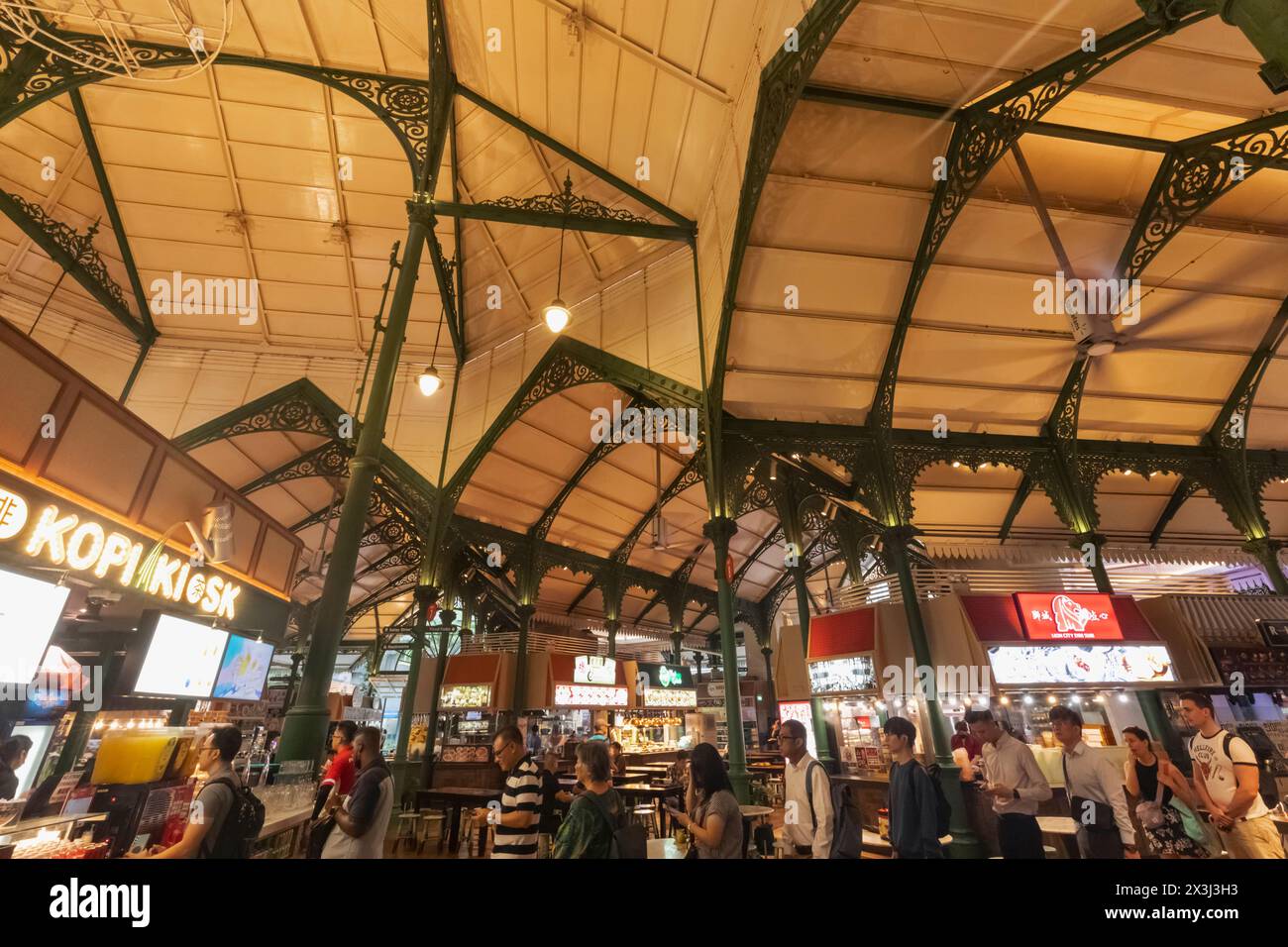 Asia, Singapore, Lau Pa Sat Food Market, vista interna Foto Stock