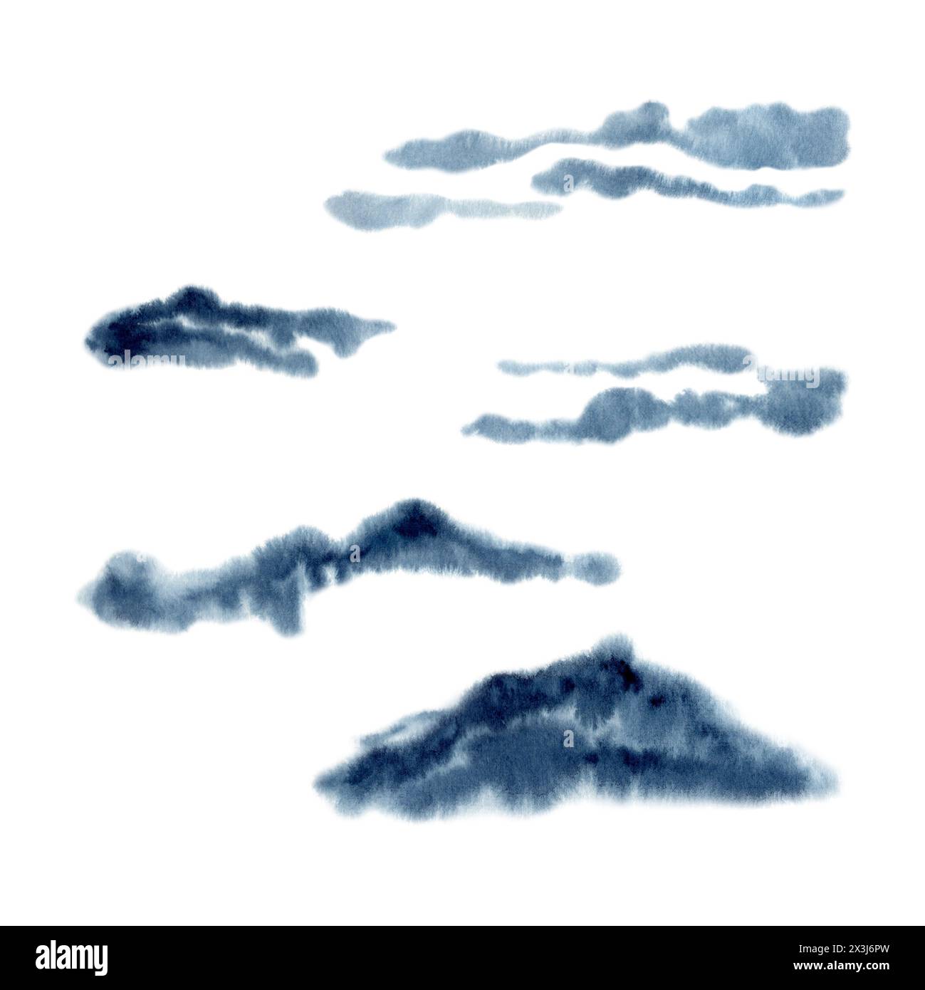 Nuvole blu astratte e montagne. Illustrazione ad acquerello disegnata a mano isolata su sfondo bianco. Indigo clipart naturale monocromatico per il paesaggio Foto Stock