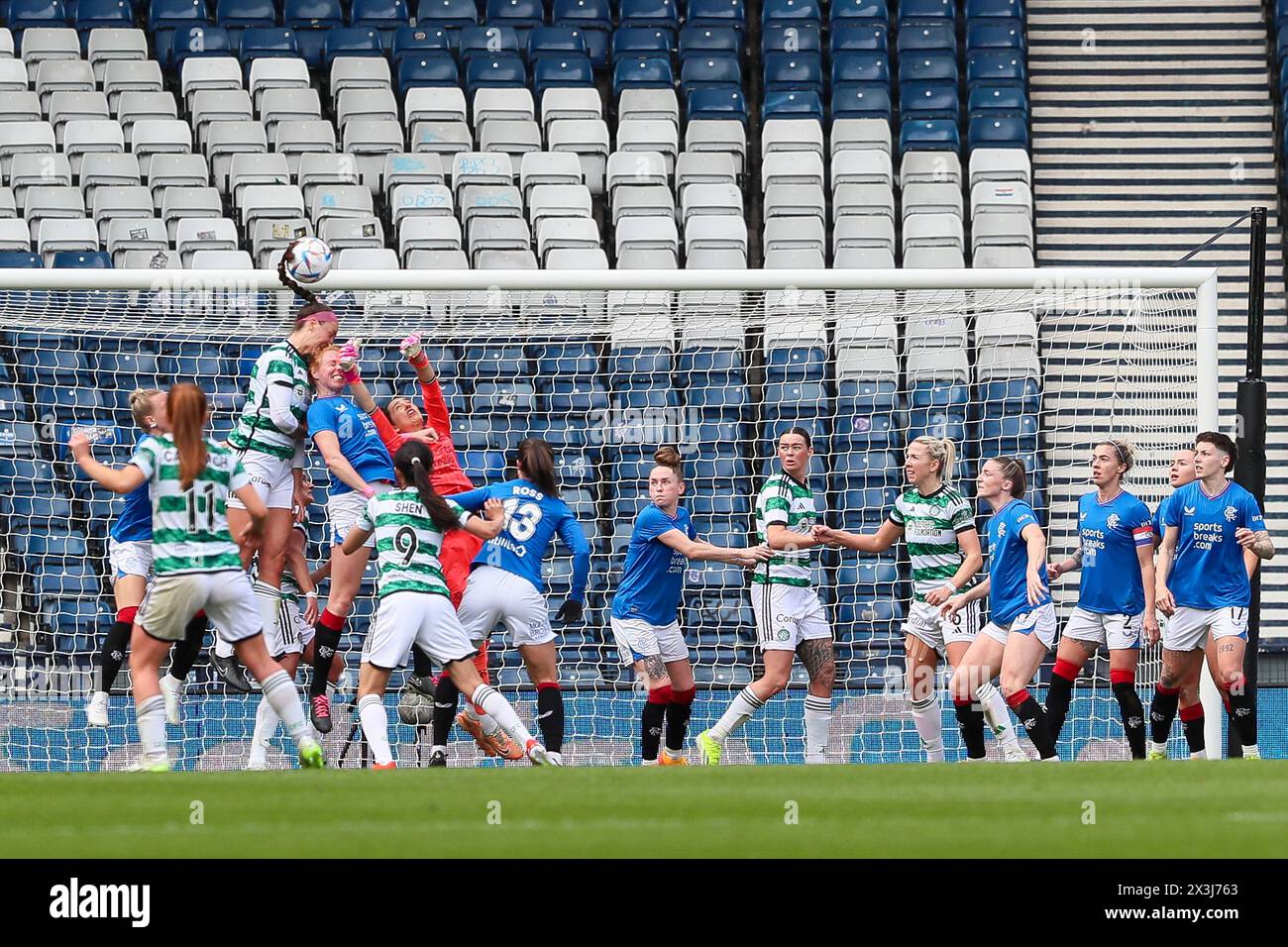 Glasgow, Regno Unito. 27 aprile 2024. I Rangers giocano al Celtic nella semifinale di Scottish gas Women's Scottish Cup ad Hampden Park, Glasgow, Scozia, Regno Unito. Crediti: Findlay/Alamy Live News Foto Stock