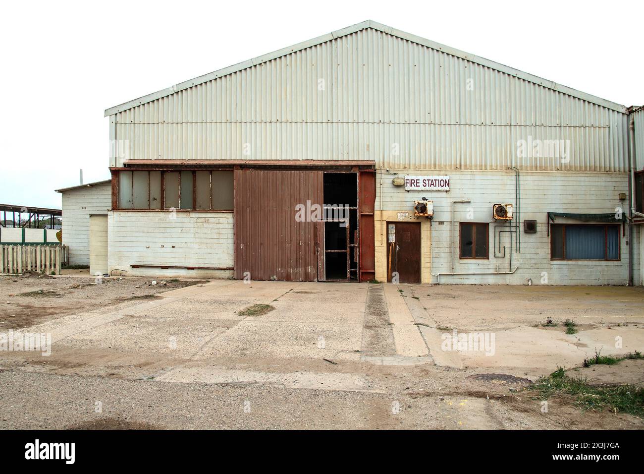 L'ingresso alla vecchia stazione dei vigili del fuoco di Oranjemund. Foto Stock