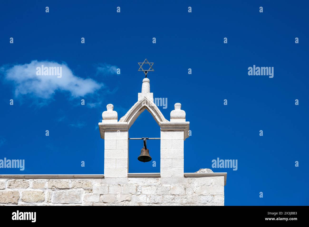 Il campanile della Sinagoga Scolanova a Trani, Italia Foto Stock