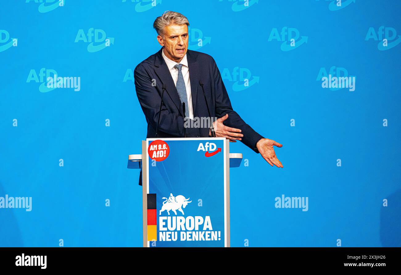 Donaueschingen, Germania, 27 aprile 2024: Il candidato dell'AfD per il Parlamento europeo Marc Jongen alla sua apparizione a Baden-Wuerttemberg nel Donauhallen. (Foto di Andreas Haas/dieBildmanufaktur) credito: DieBildmanufaktur/Alamy Live News Foto Stock