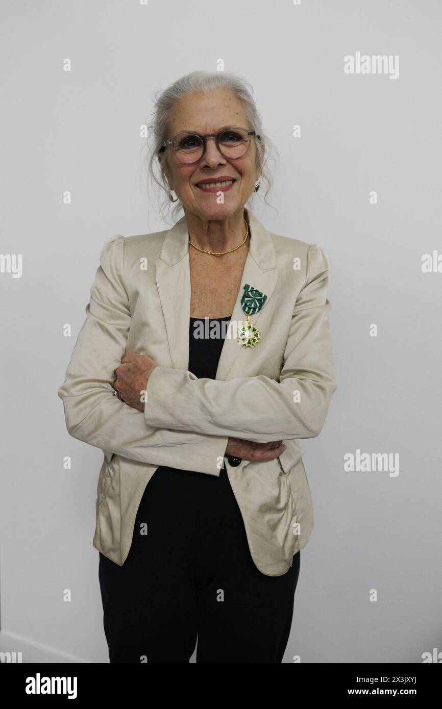 Jane Evelyn Atwood, premiata con il prestigioso titolo di officier de l'ordre des Arts et des Lettres alla 26a edizione del Salon Paris Photo al Grand Palais Ephemere. 09/11/2023 ©Isabella De Maddalena/opale.Photo Foto Stock