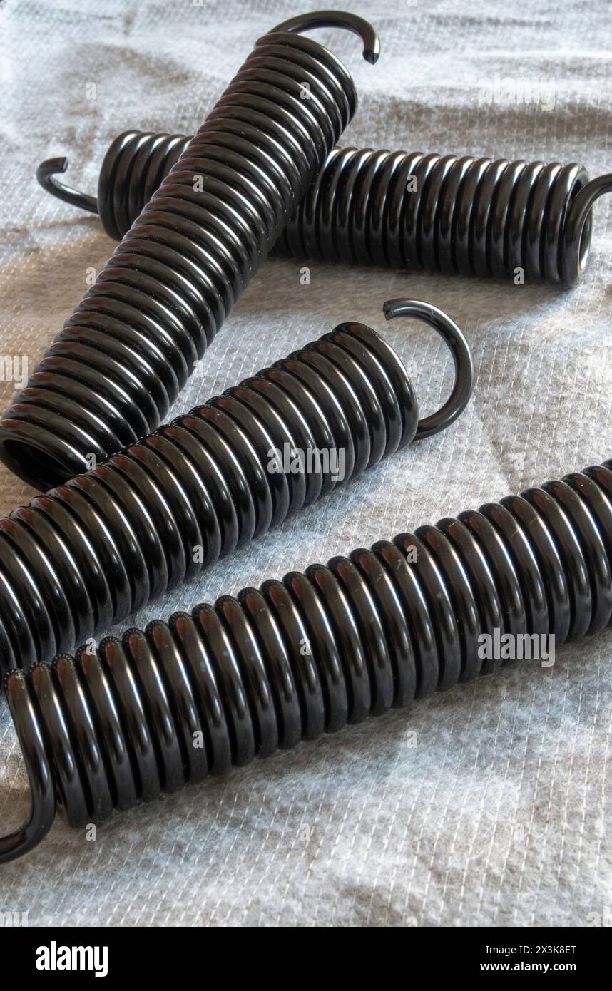Primo piano delle molle elicoidali preesistenti per i telai del letto Murphy originali, 2024, Stati Uniti Foto Stock