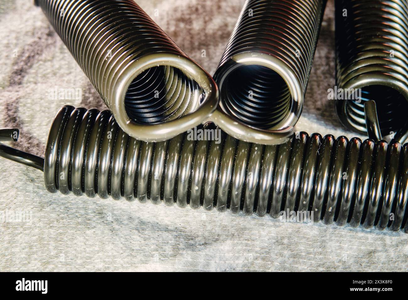 Primo piano delle molle elicoidali preesistenti per i telai del letto Murphy originali, 2024, Stati Uniti Foto Stock