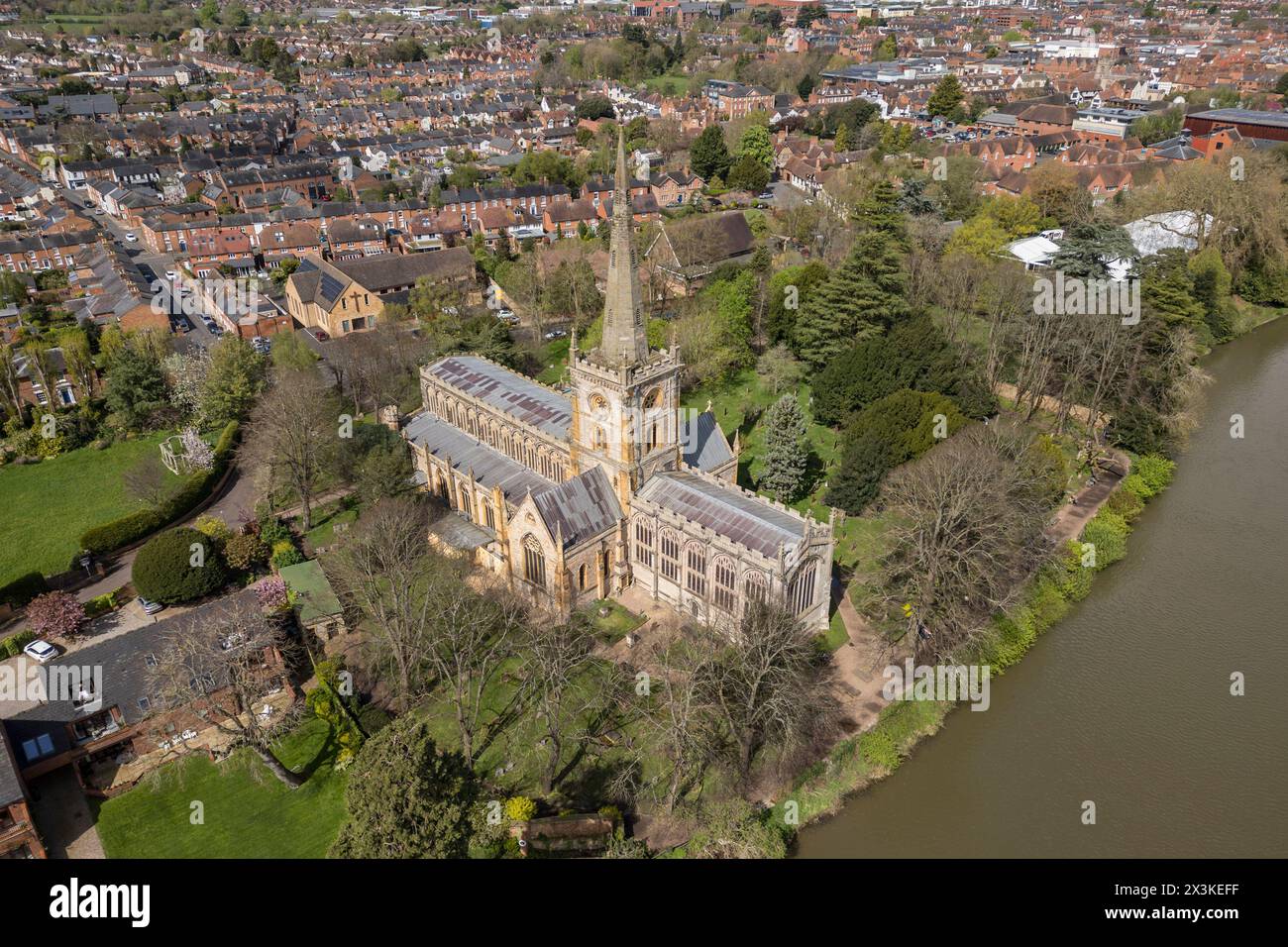 Vista aerea della chiesa della Santissima Trinità, Stratford Upon Avon, Regno Unito. Foto Stock