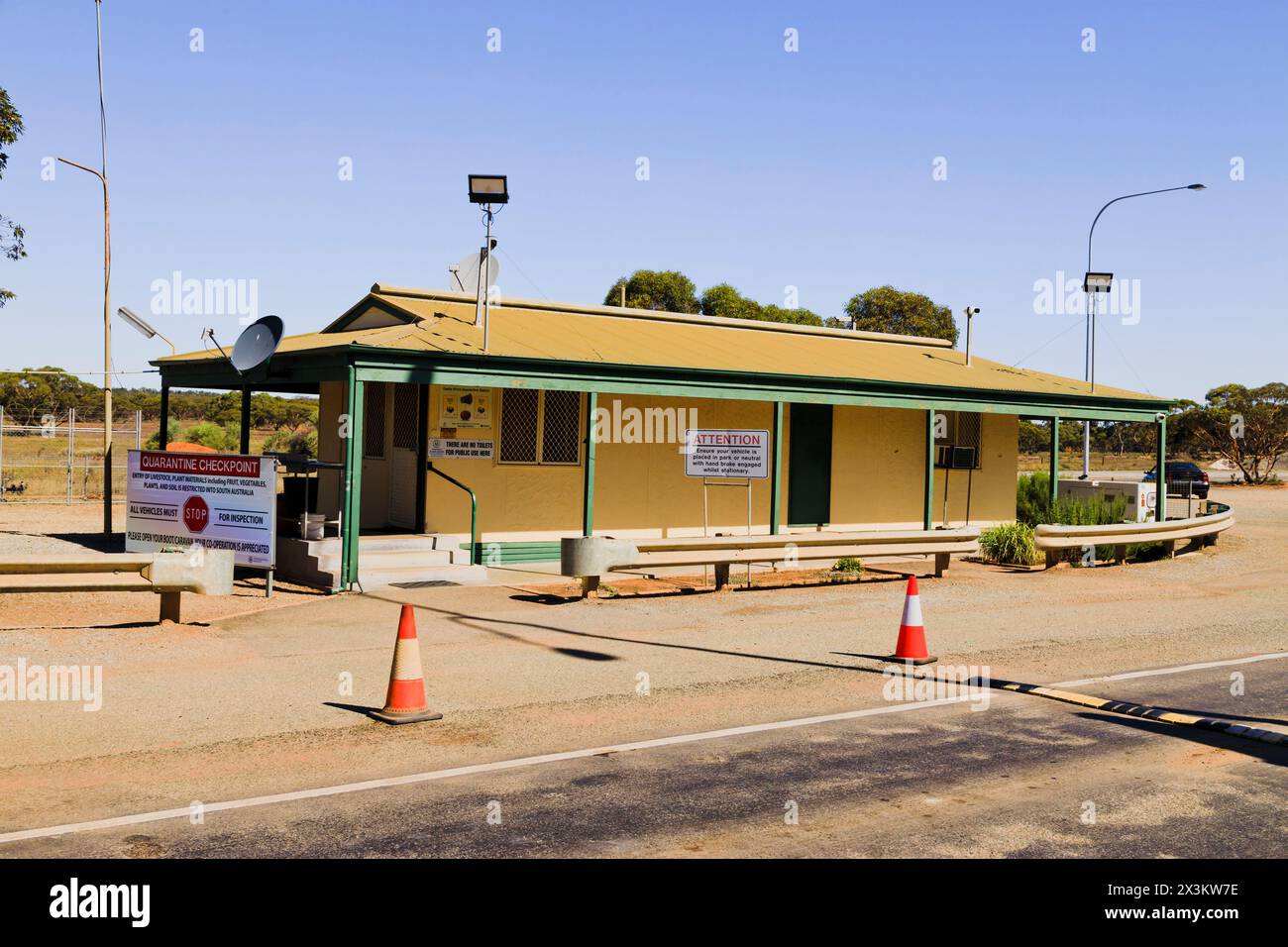 Stazione di quarantena di Oodla Wirra punto di ispezione sulla Barrier Highway in Australia meridionale. Foto Stock