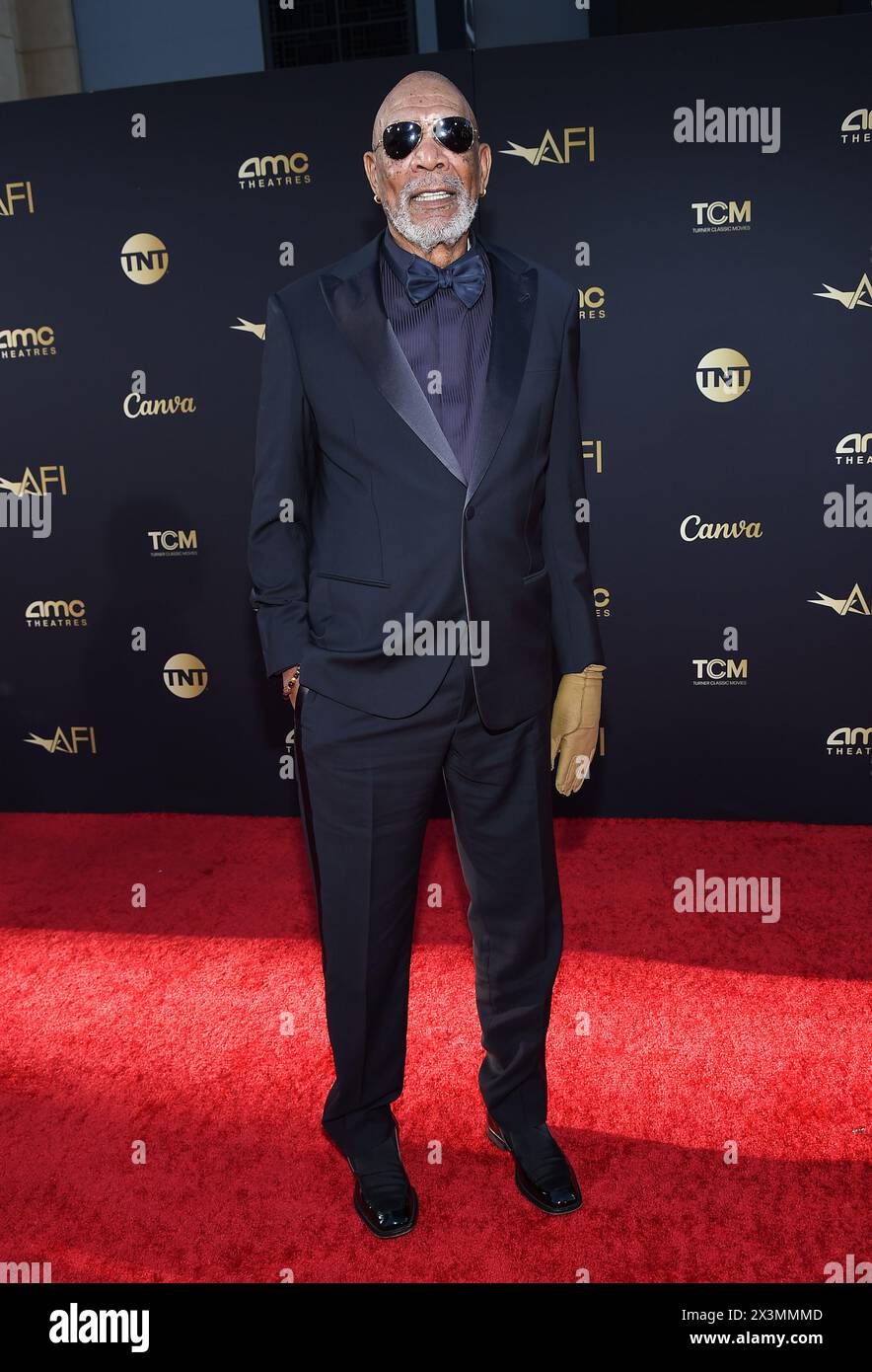 Hollywood, Stati Uniti. 27 aprile 2024. Morgan Freeman arriva all'AFI Life Achievement Award Gala Tribute a Nicole Kidman al Dolby Theatre il 27 aprile 2024 a Hollywood, CALIFORNIA. © Lisa OConnor/AFF-USA.com credito: AFF/Alamy Live News Foto Stock