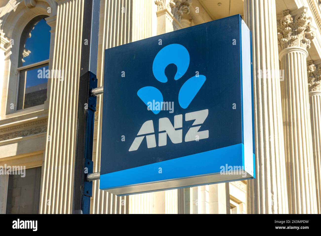 Insegna ANZ Bank, Thames Street, Oamaru, Otago, South Island, nuova Zelanda Foto Stock