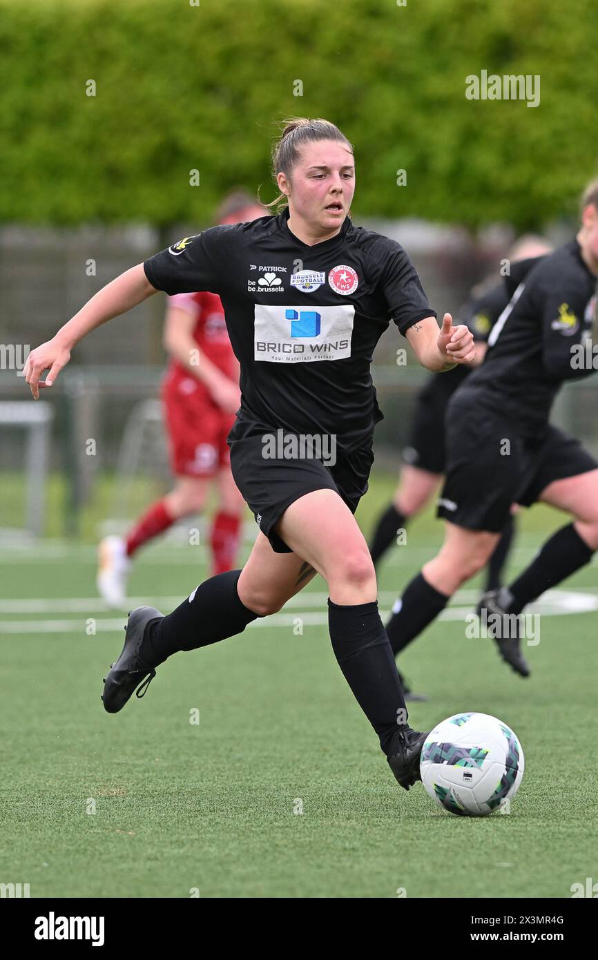 Zulte, Belgio. 27 aprile 2024. Daphne Wertbrouck (12) di Woluwe nella foto durante una partita di calcio femminile tra SV Zulte - Waregem e White Star Woluwe nella 5a partita nei play off della stagione 2023 - 2024 della belga lotto Womens Super League, sabato 27 aprile 2024 a Zulte, BELGIO. Crediti: Sportpix/Alamy Live News Foto Stock