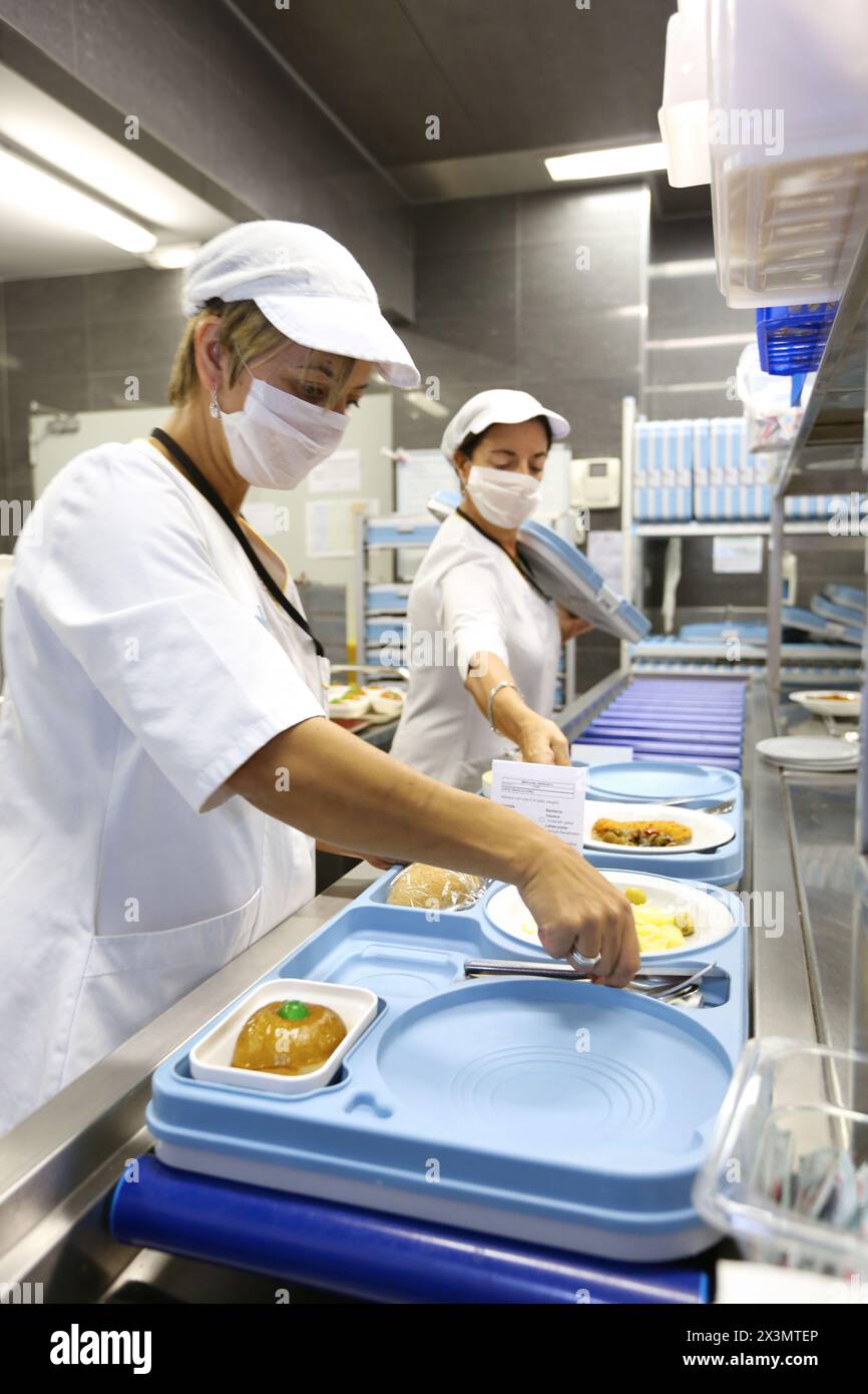 Cuoco, preparazione del menu alimentare, cucina ospedaliera, Onkologikoa Hospital, Oncology Institute, case Center per la prevenzione, la diagnosi e il trattamento del cancro Foto Stock