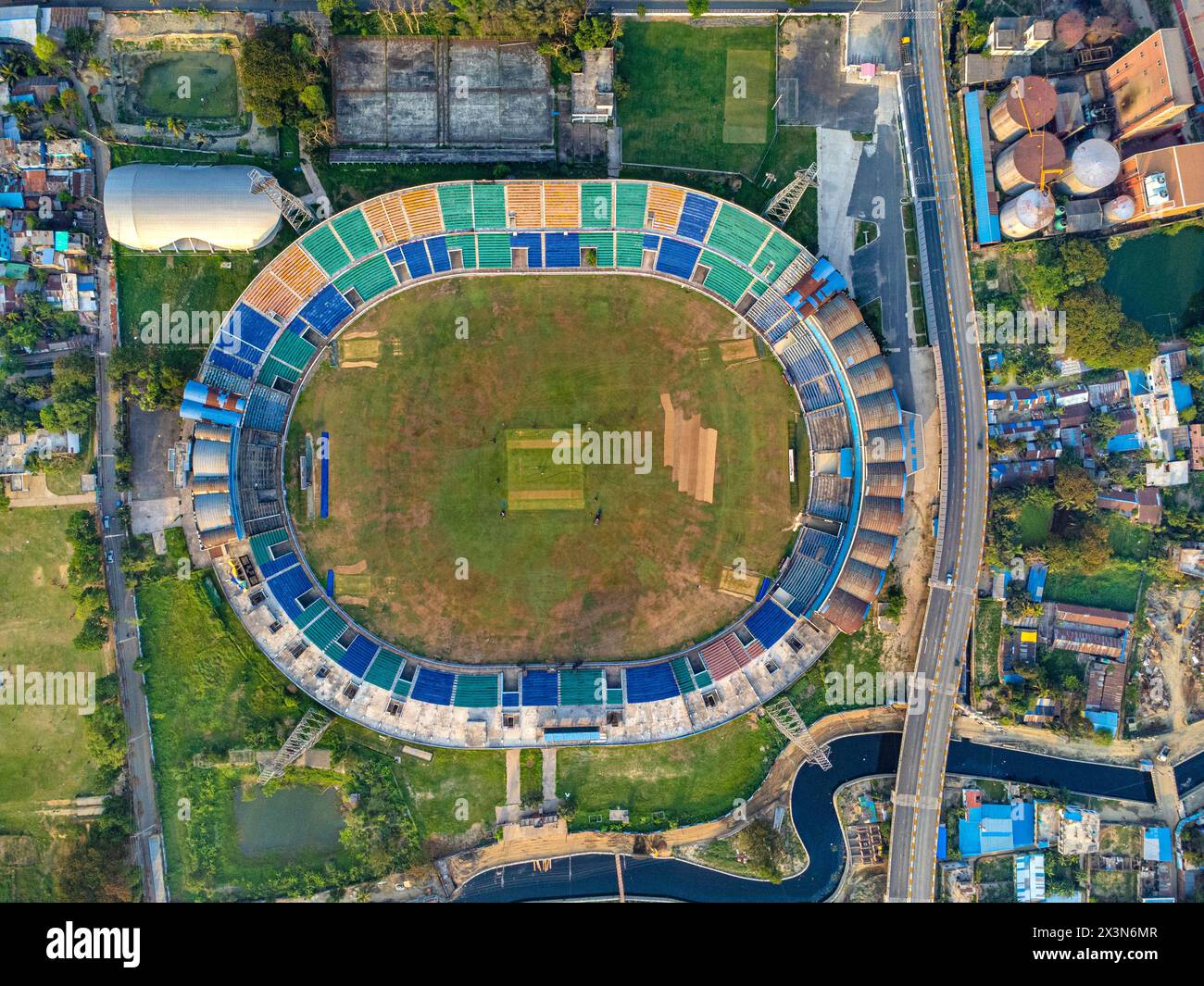Lo stadio Zahur Ahmed Chowdhury è uno dei più grandi stadi internazionali di cricket di Chittagong, Bangladesh. Foto Stock