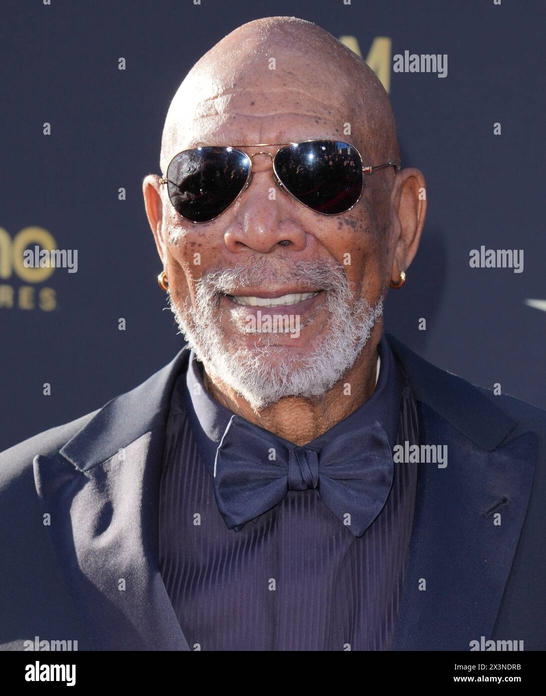 Los Angeles, Stati Uniti. 27 aprile 2024. Morgan Freeman arriva al 49° AFI Life Achievement Award Tribute Gala a Nicole Kidman, tenutosi al Dolby Theatre di Hollywood, CA, sabato 27 aprile 2024. (Foto di Sthanlee B. Mirador/Sipa USA) credito: SIPA USA/Alamy Live News Foto Stock