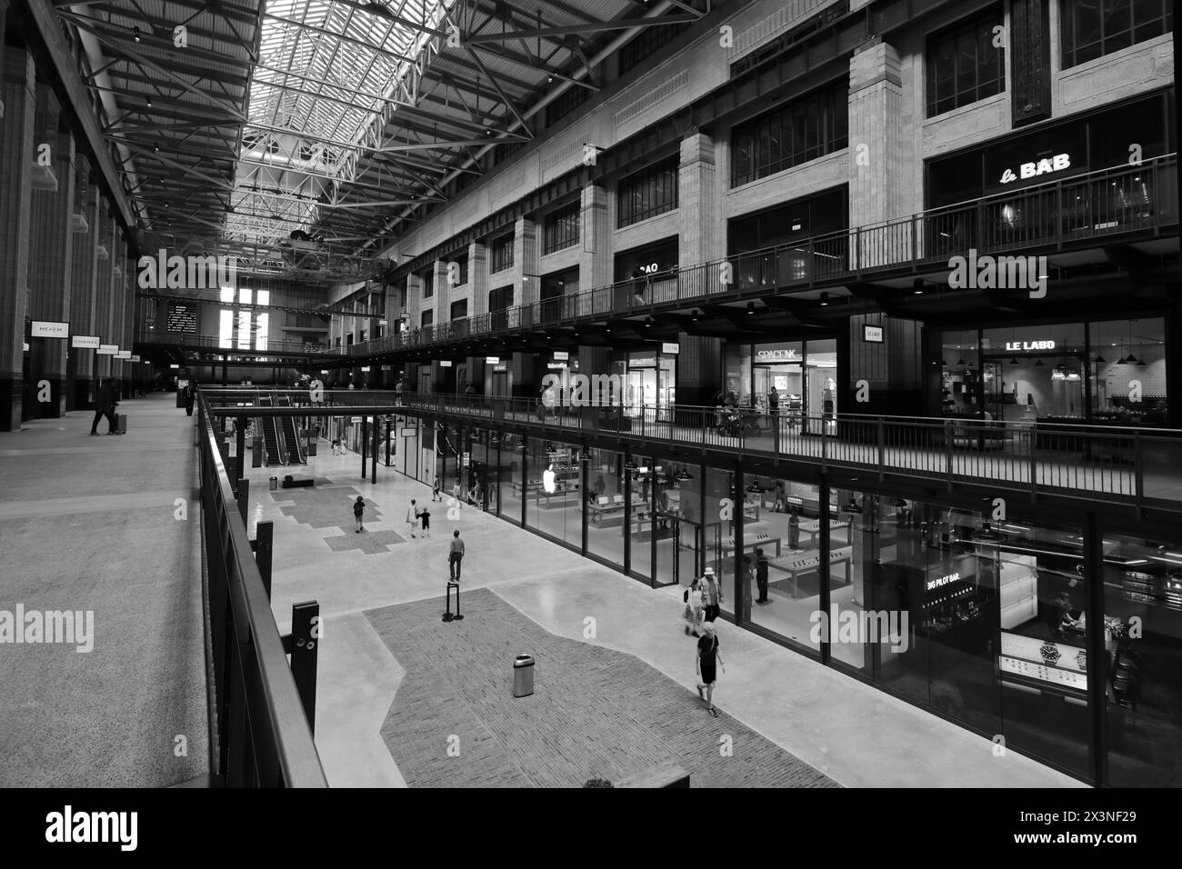 L'Interior turbine Hall della centrale elettrica di Battersea, Battersea, Londra, Inghilterra Foto Stock