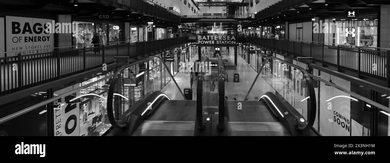 L'Interior turbine Hall della centrale elettrica di Battersea, Battersea, Londra, Inghilterra Foto Stock