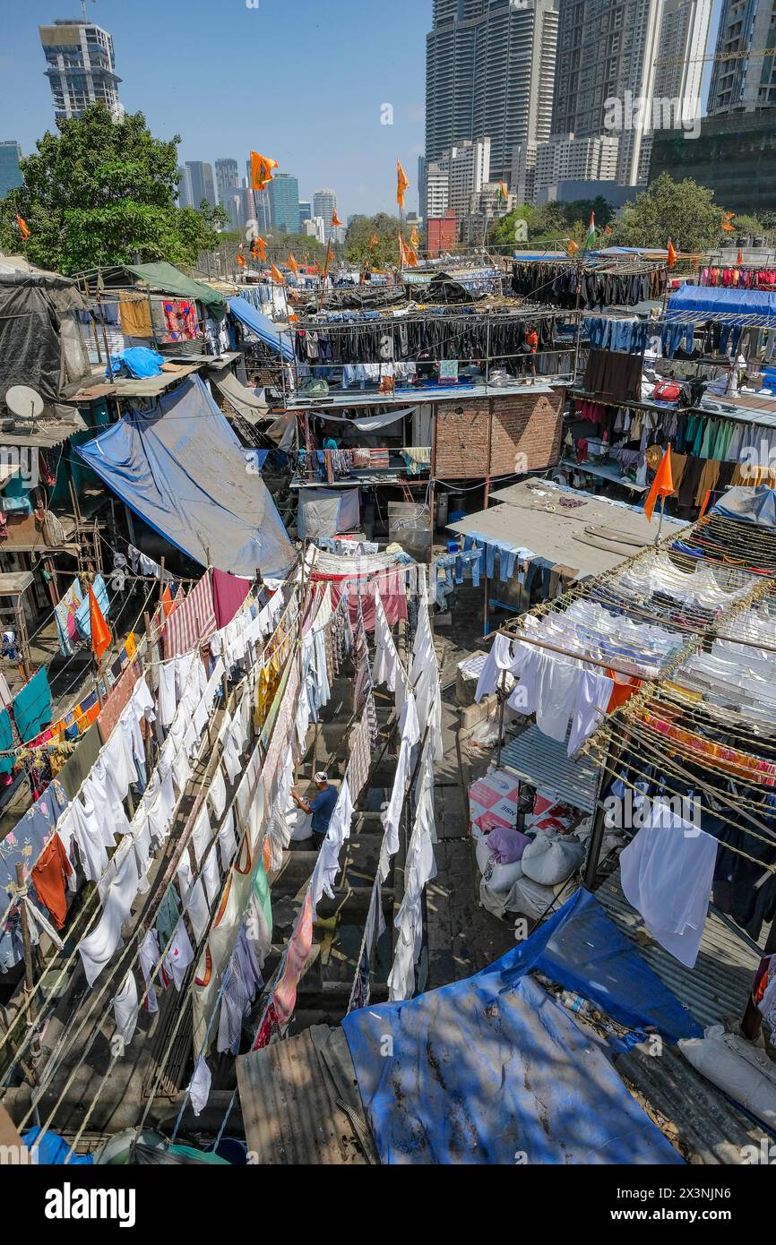 Mumbai, India - 3 marzo 2024: Mahalaxmi Dhobi Ghat, la più grande lavanderia all'aperto di Mumbai, India. Foto Stock